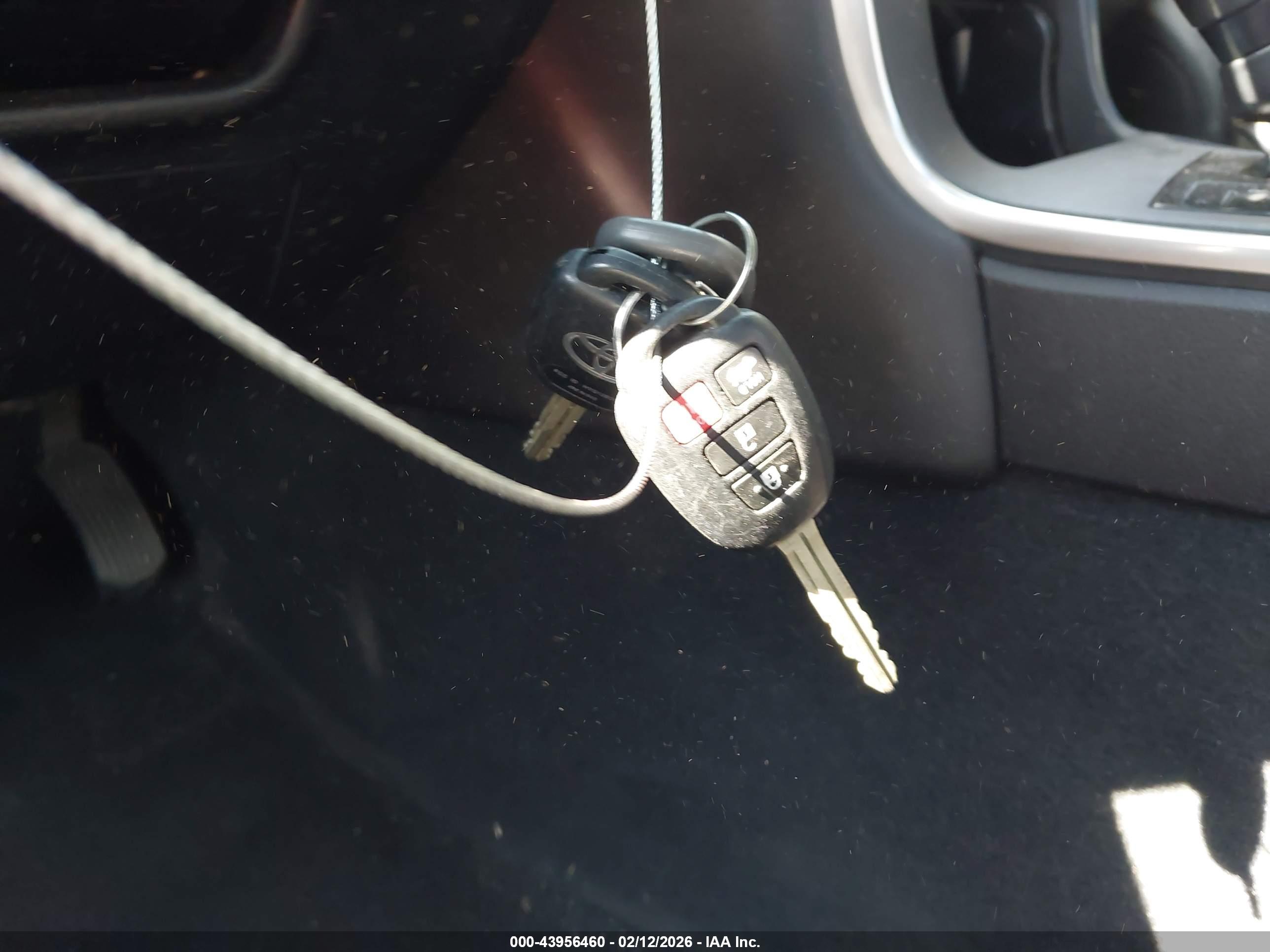 TOYOTA CAMRY image 11
