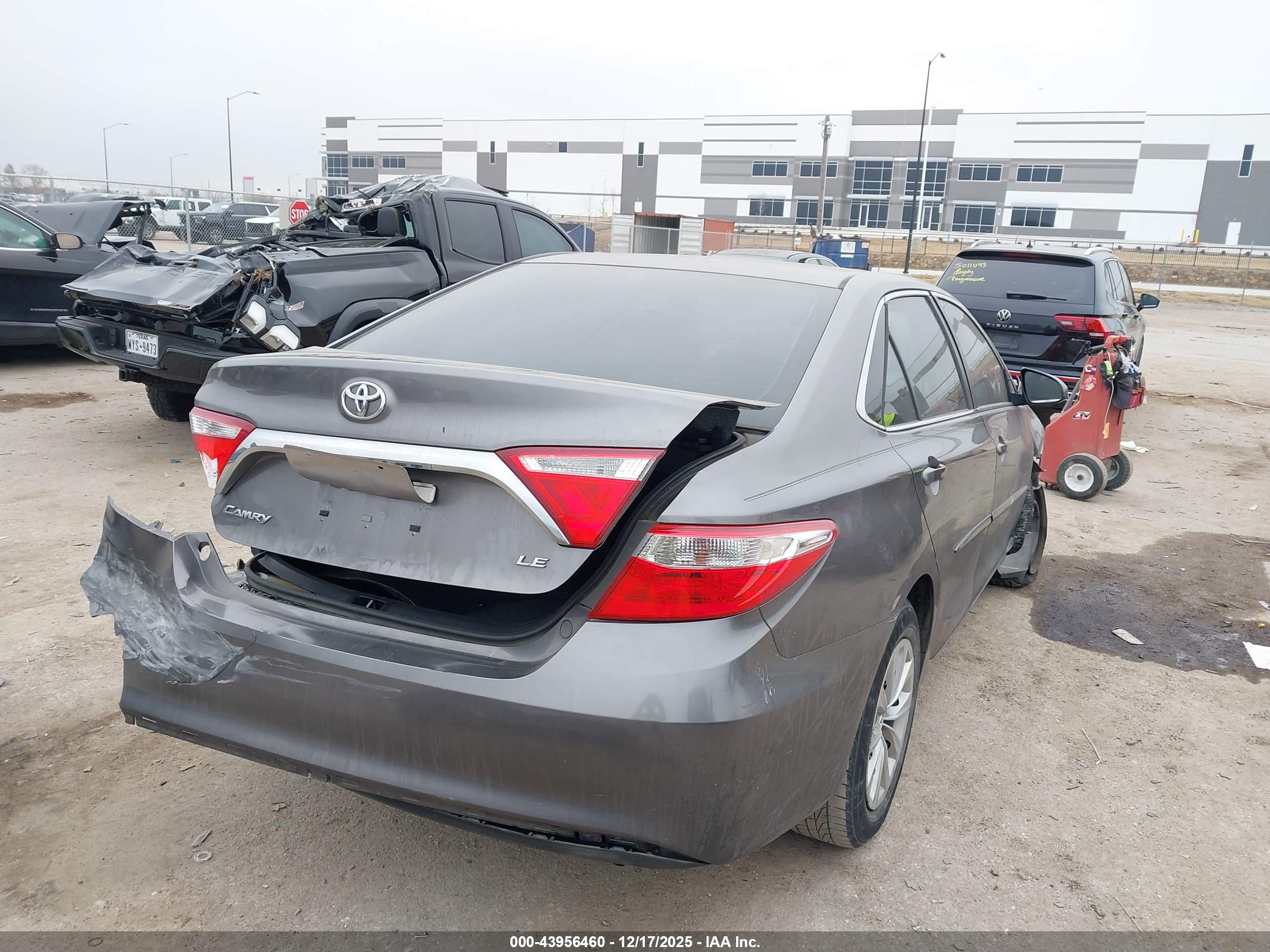 TOYOTA CAMRY image 4