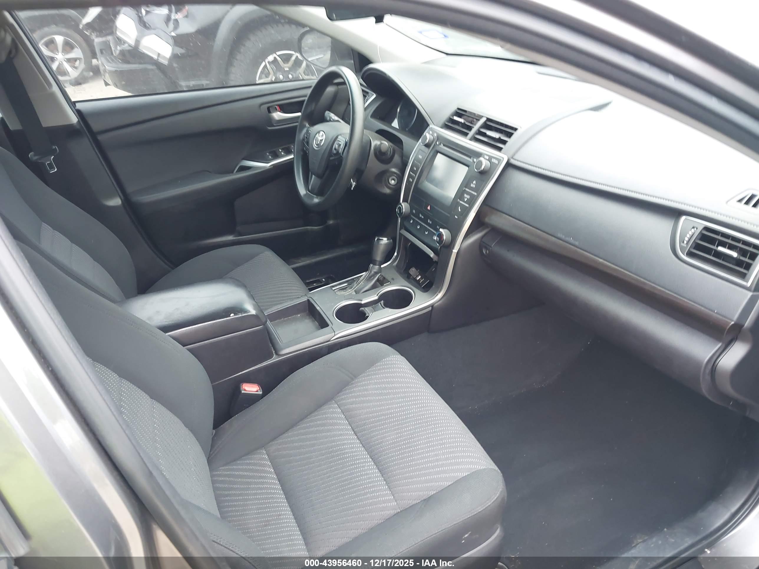 TOYOTA CAMRY image 5