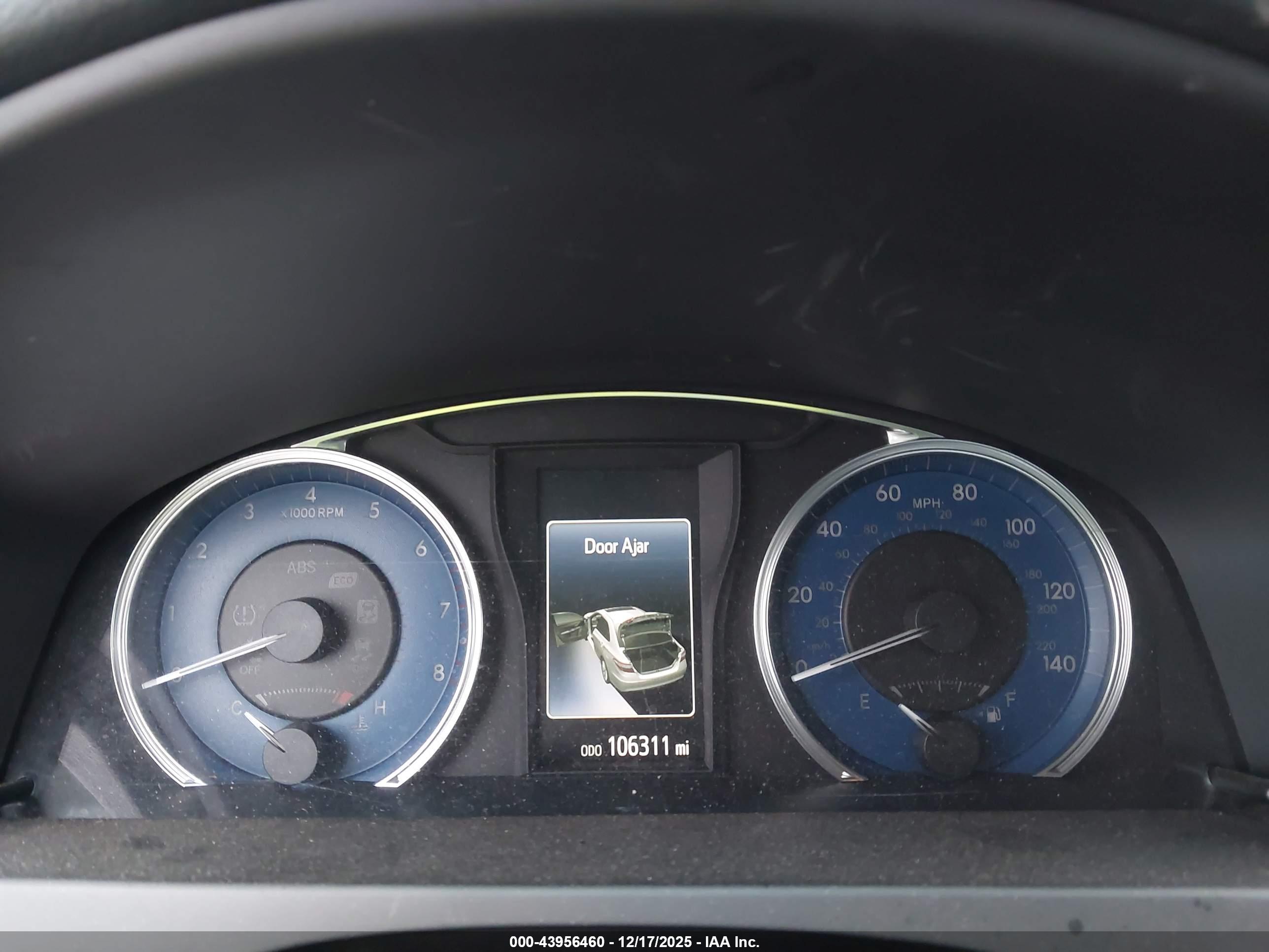 TOYOTA CAMRY image 7