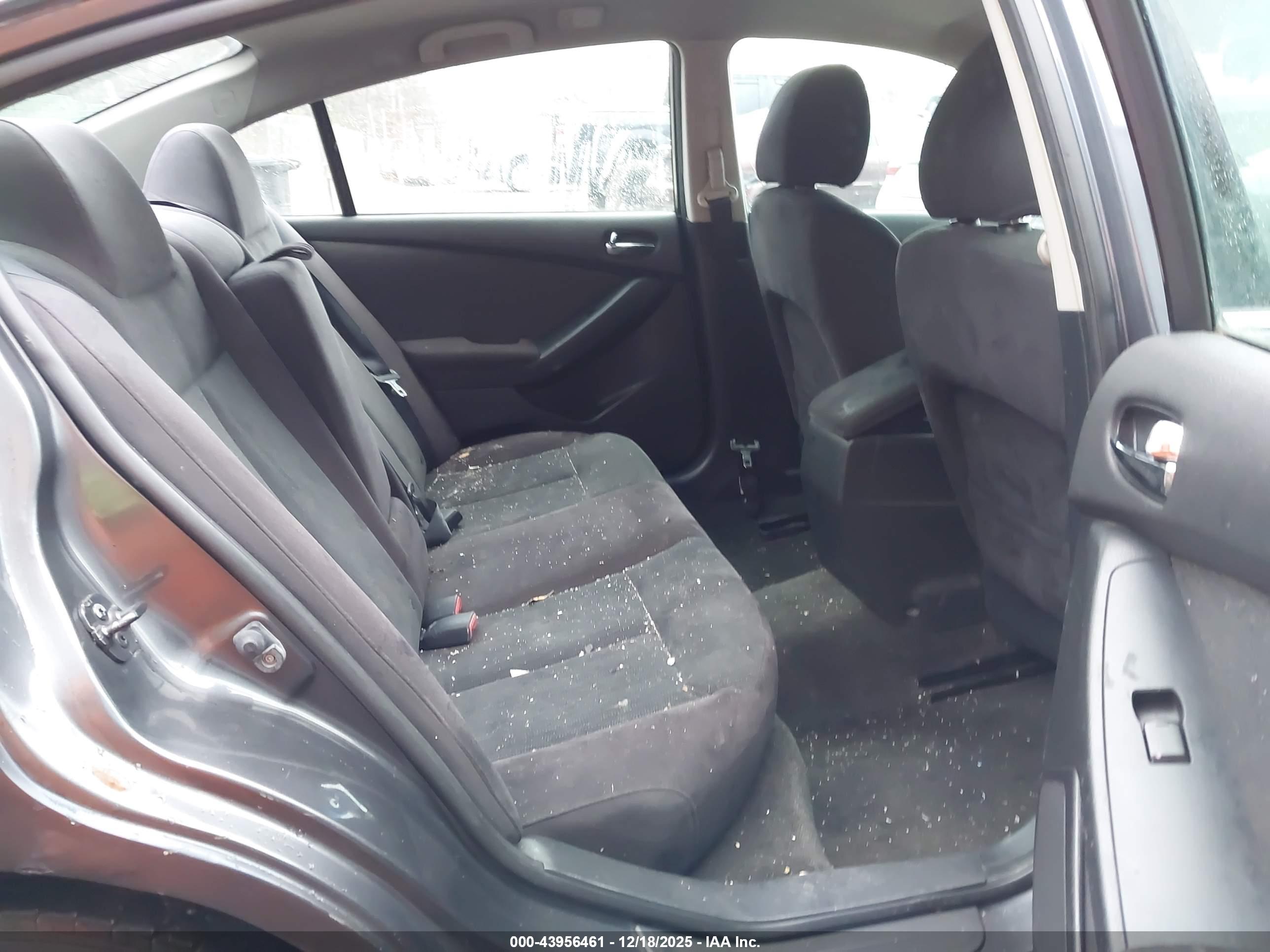 NISSAN ALTIMA image 8