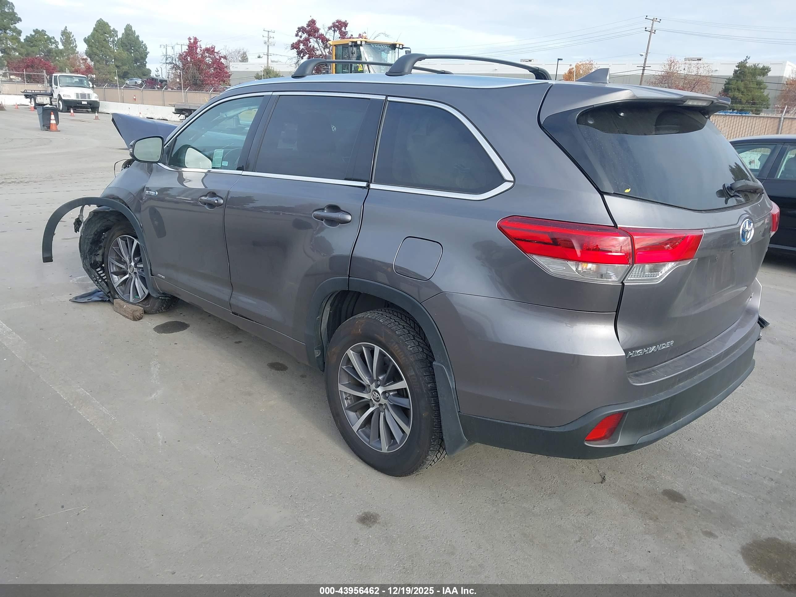 TOYOTA HIGHLANDER image 3