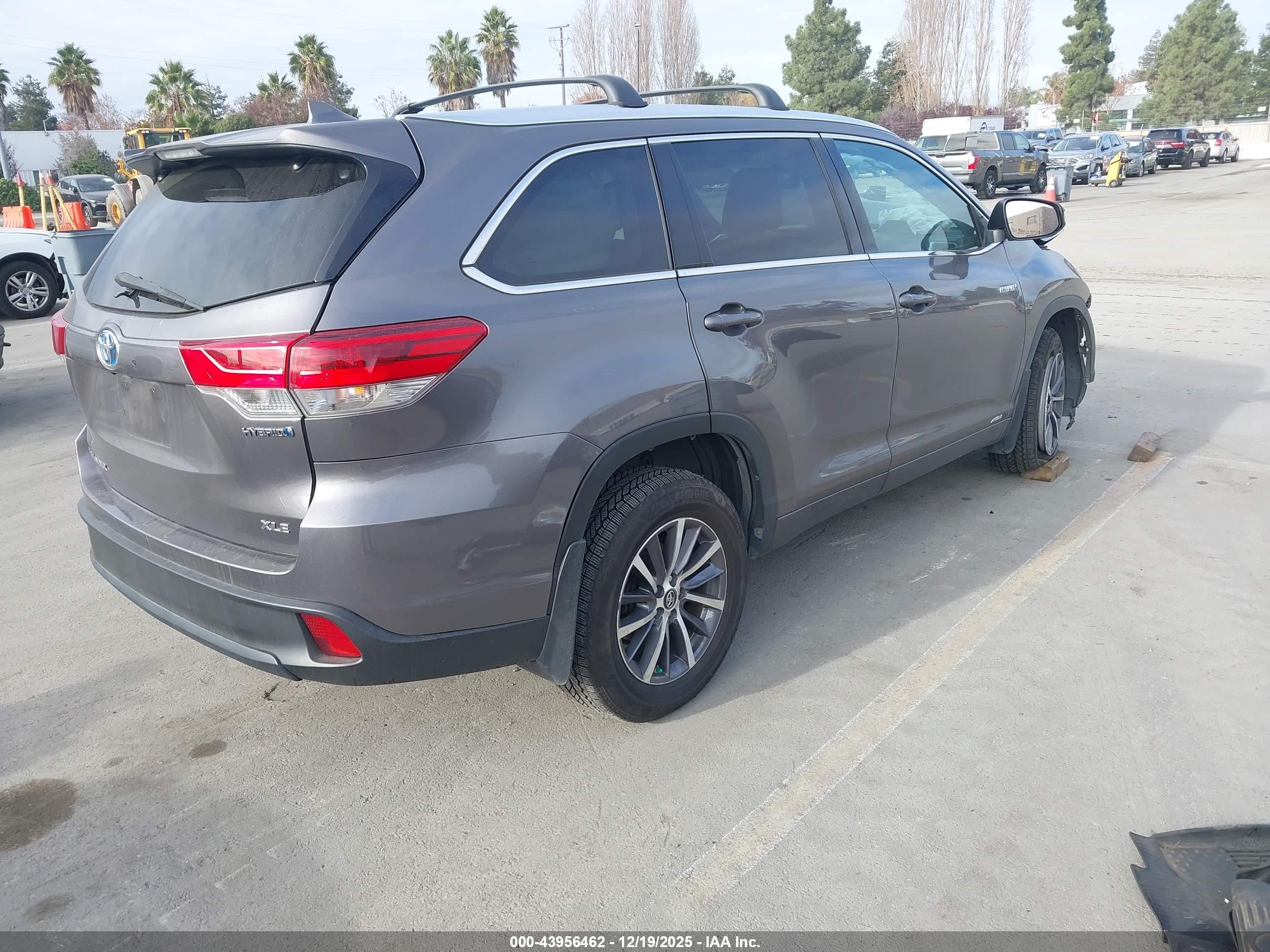 TOYOTA HIGHLANDER image 4