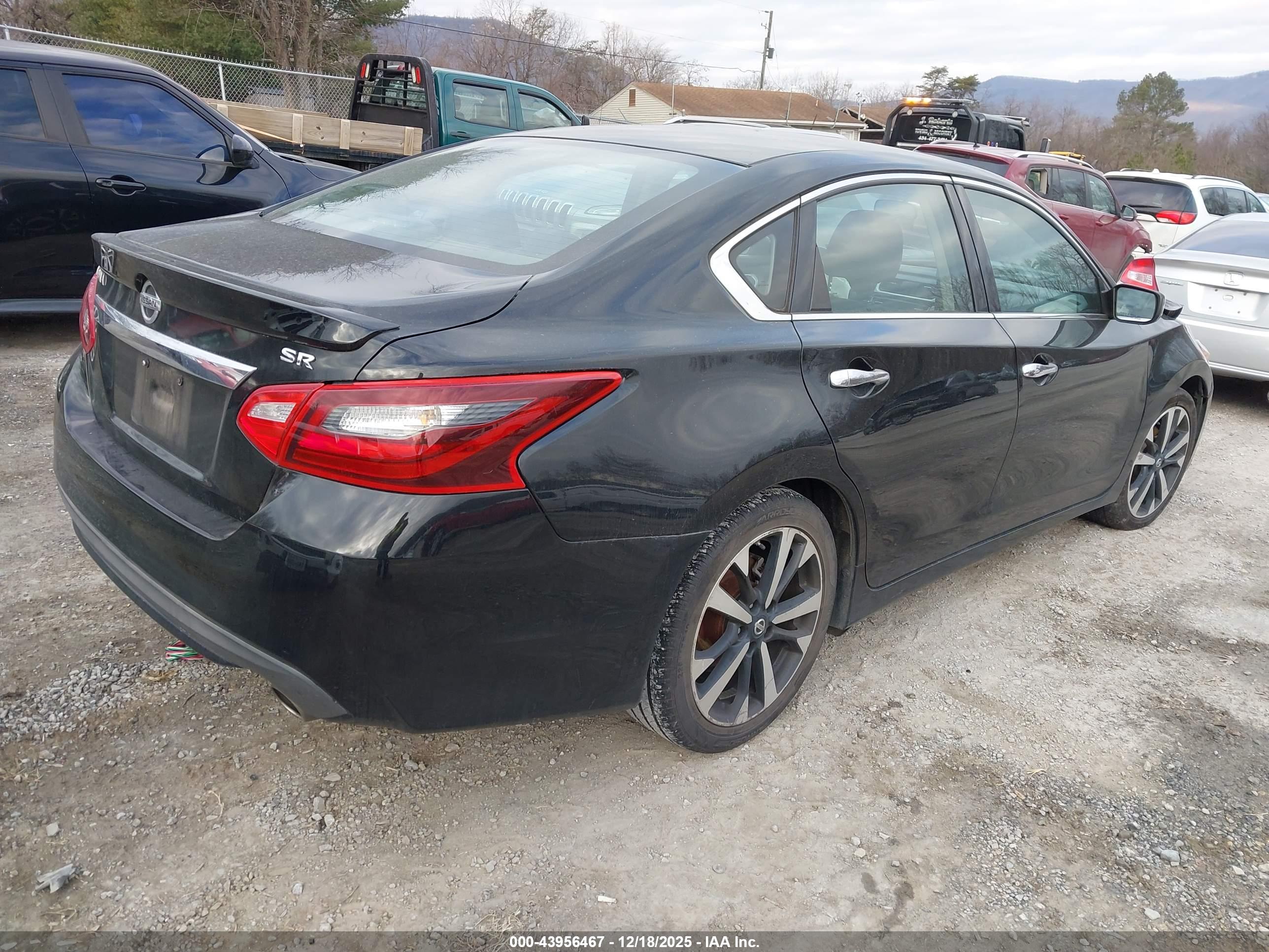 NISSAN ALTIMA image 4