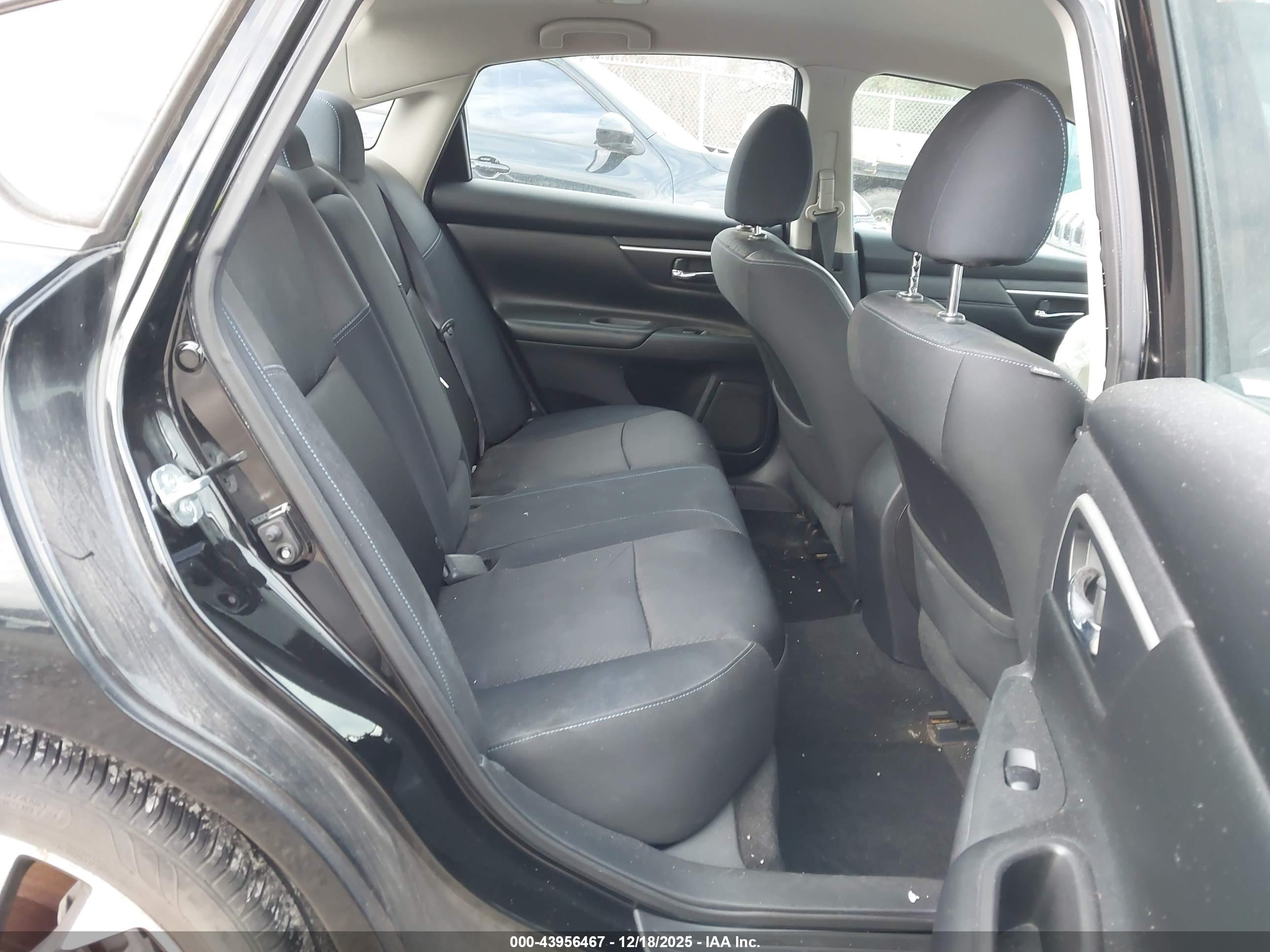 NISSAN ALTIMA image 8