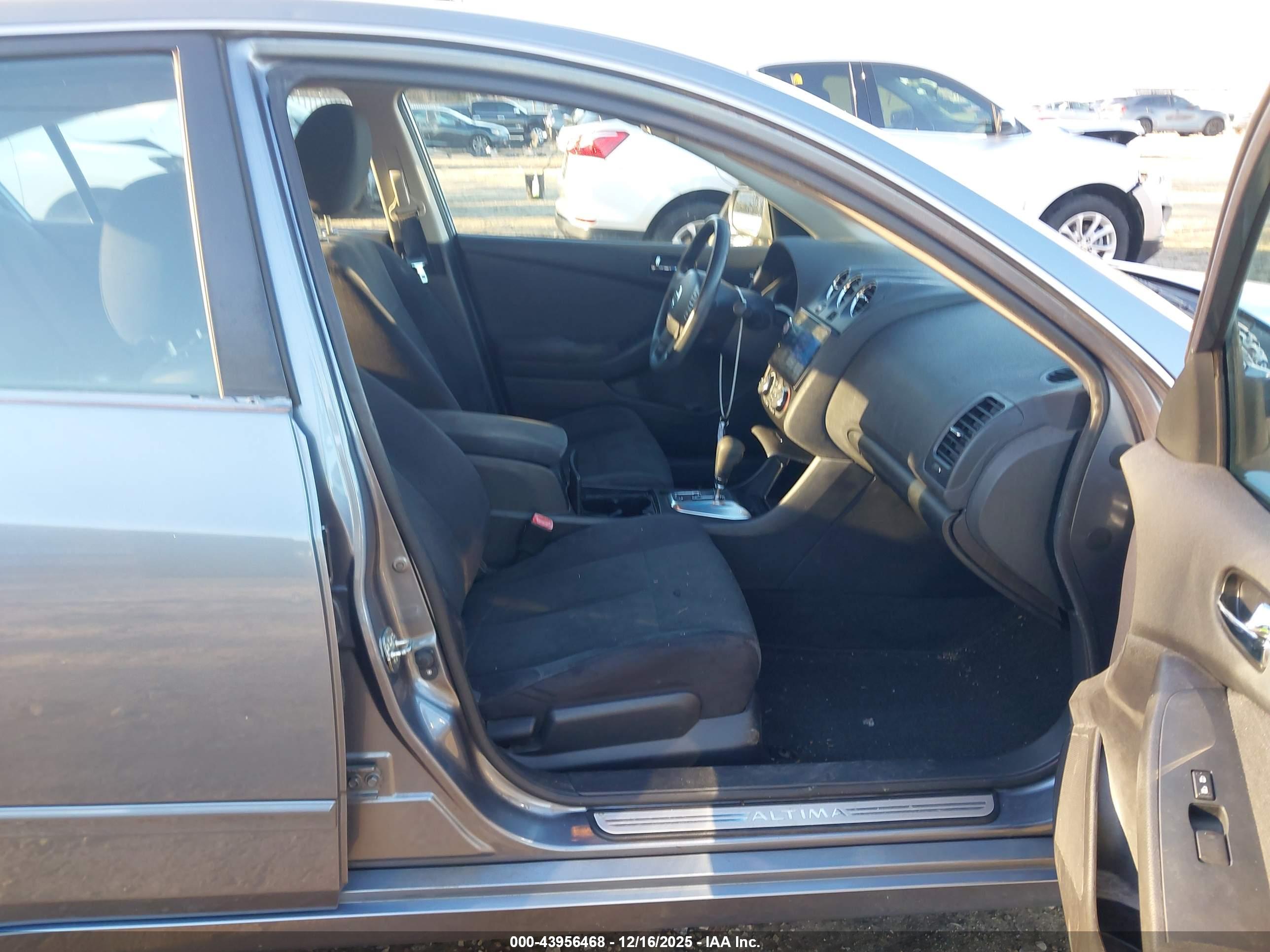 NISSAN ALTIMA image 5