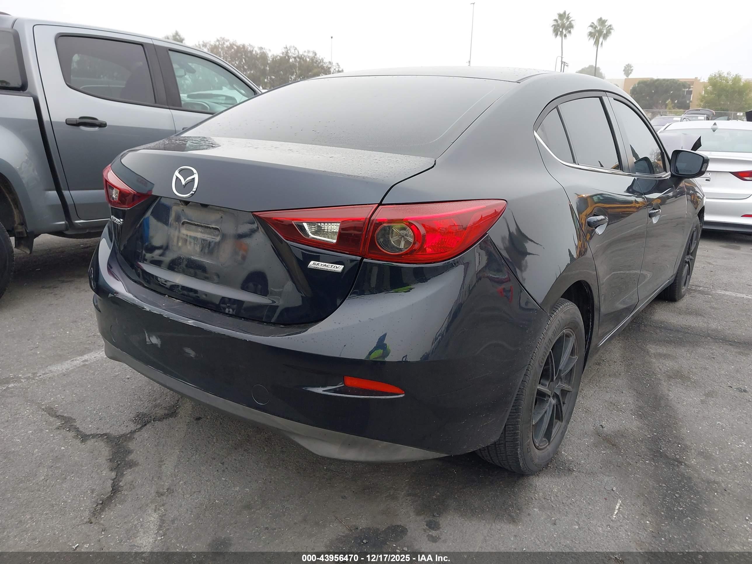 MAZDA MAZDA3 image 4