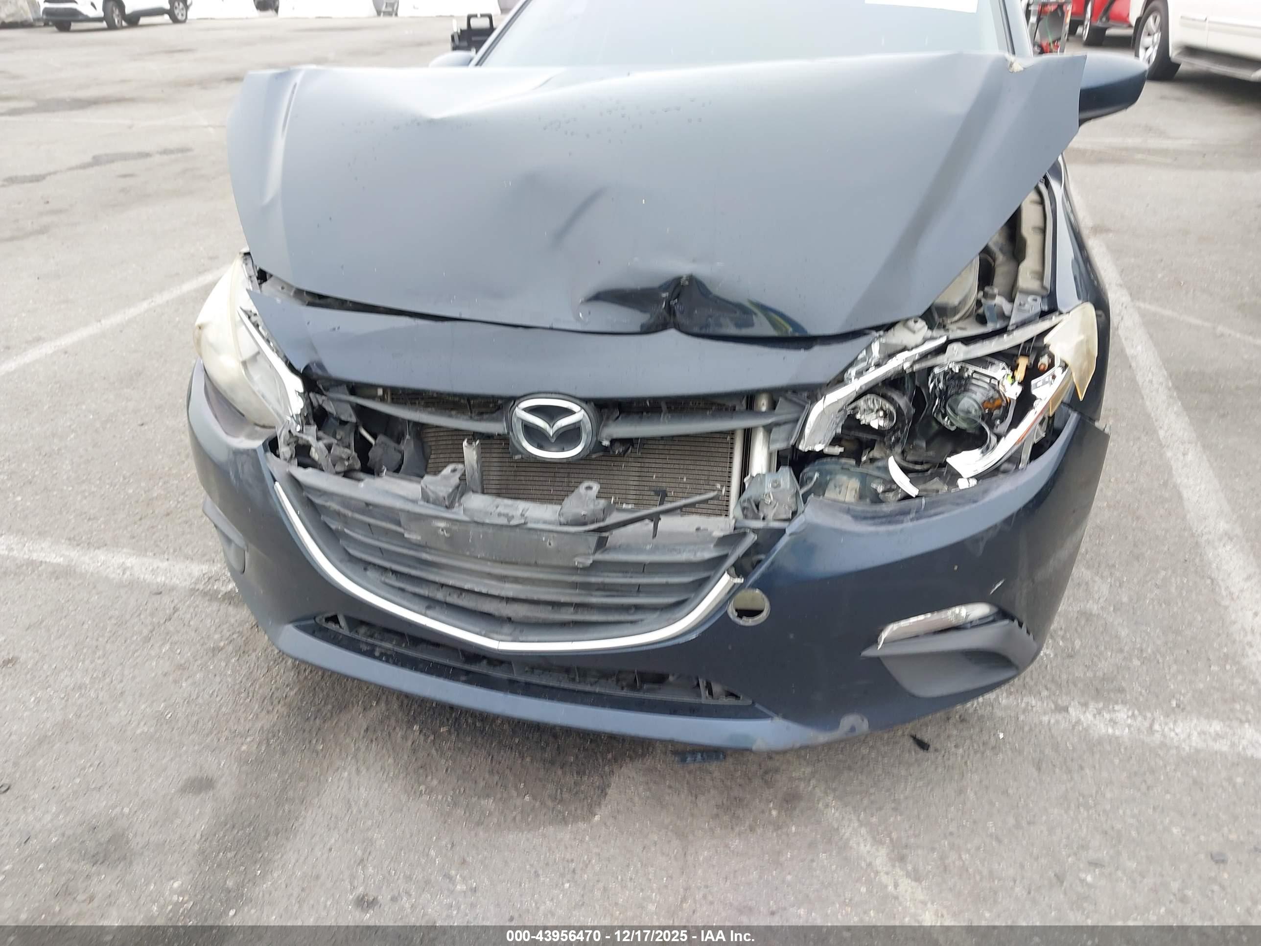 MAZDA MAZDA3 image 6