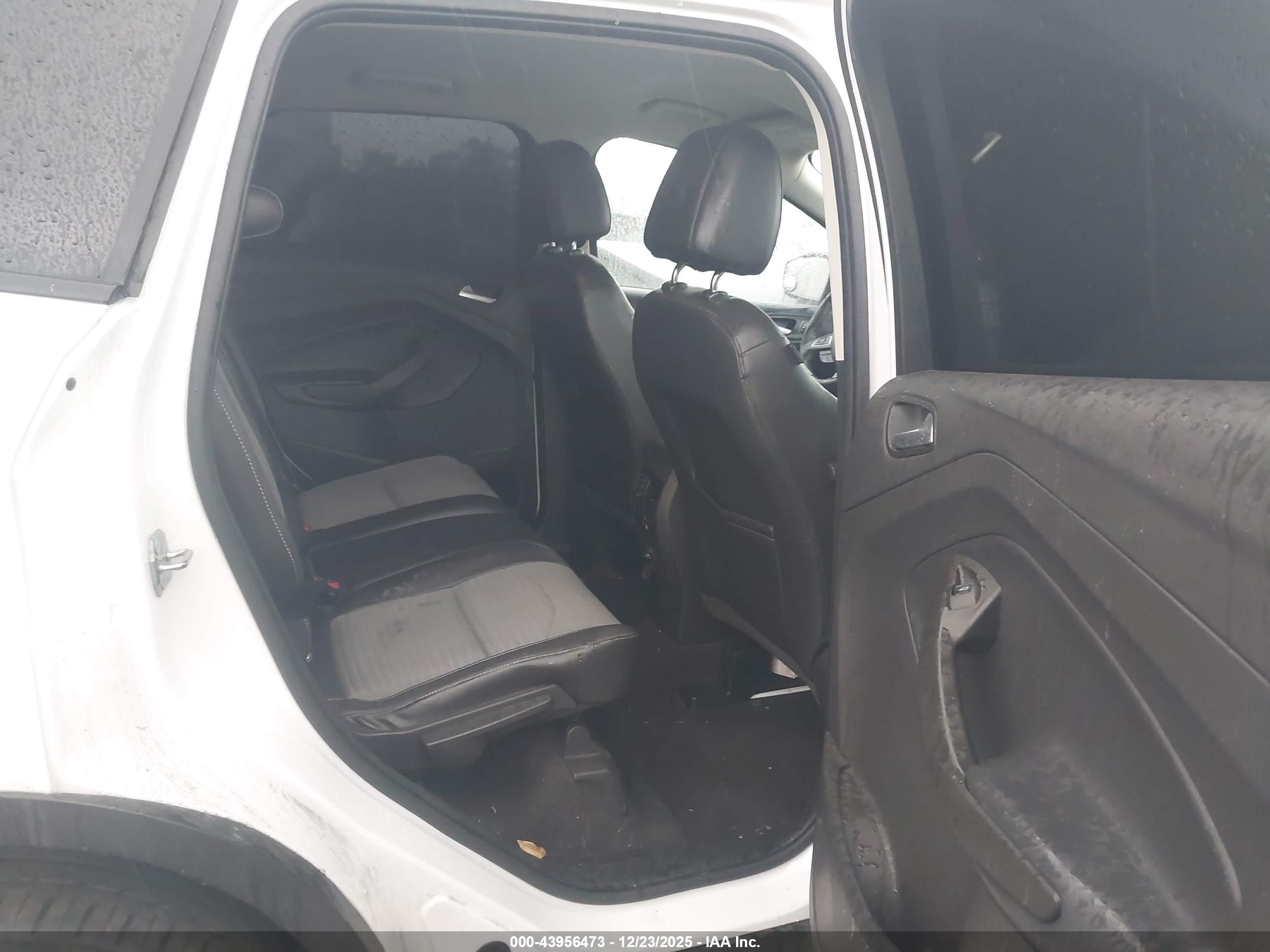 FORD ESCAPE image 8
