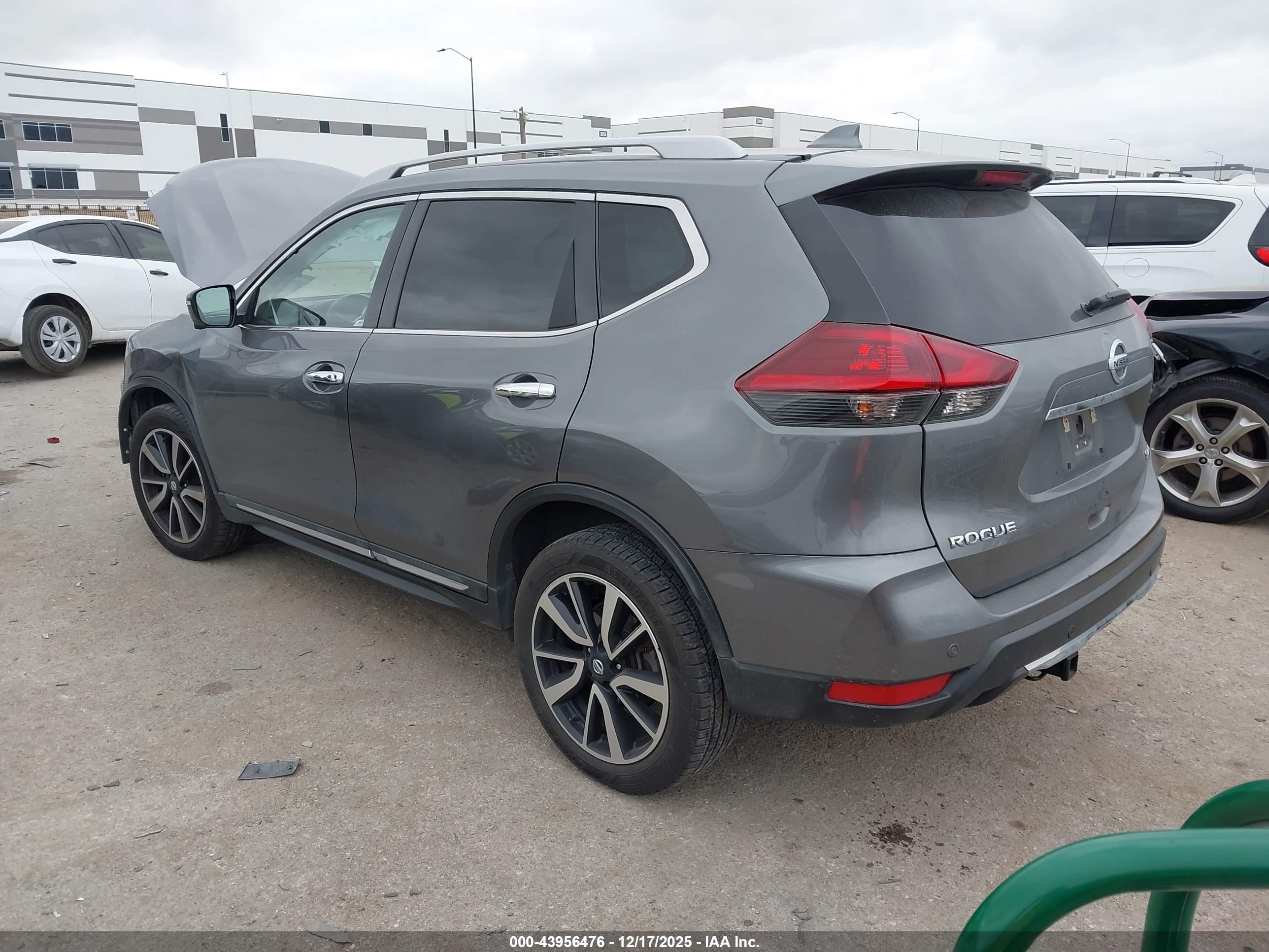 NISSAN ROGUE image 3