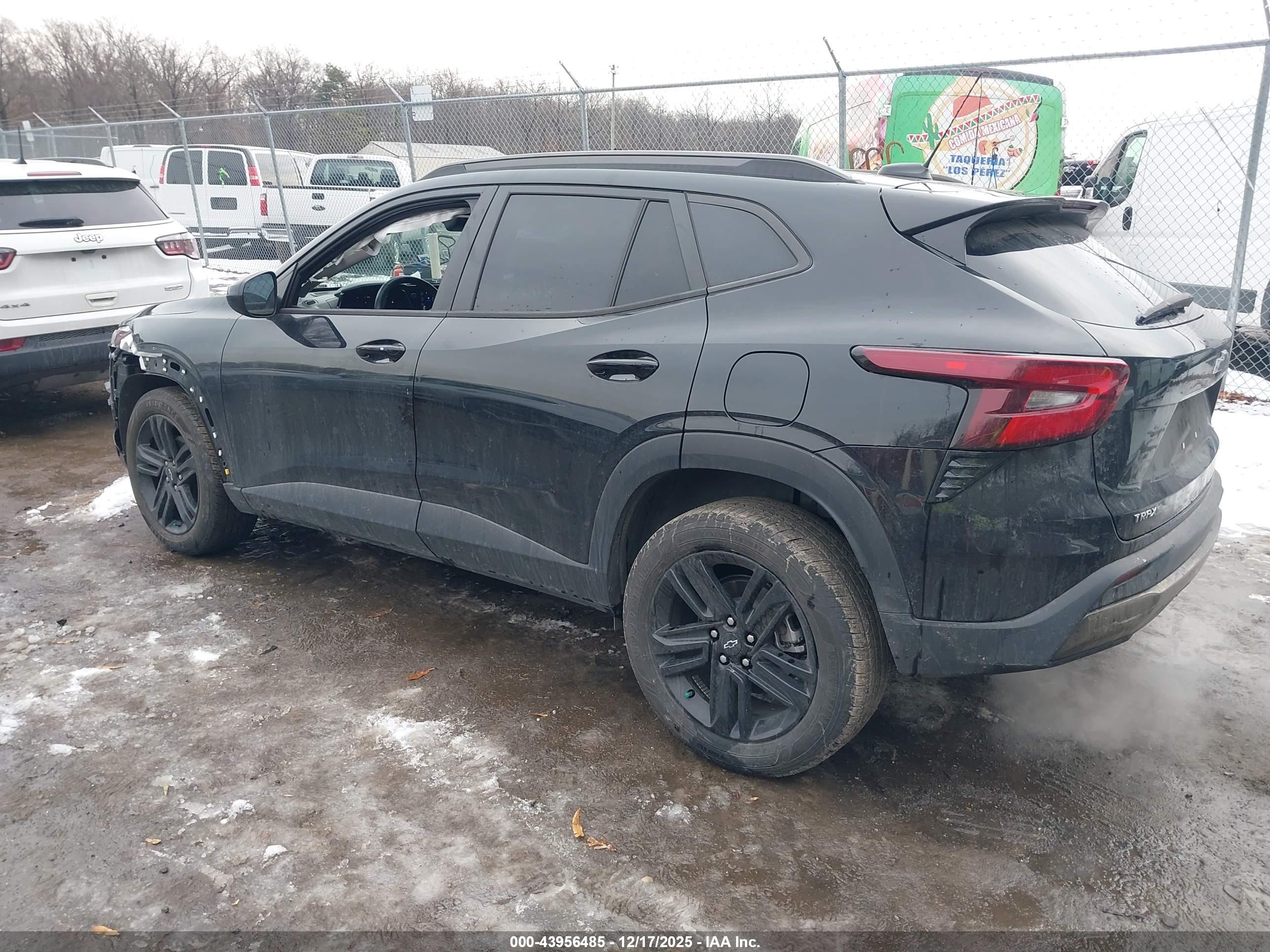 CHEVROLET TRAX image 3