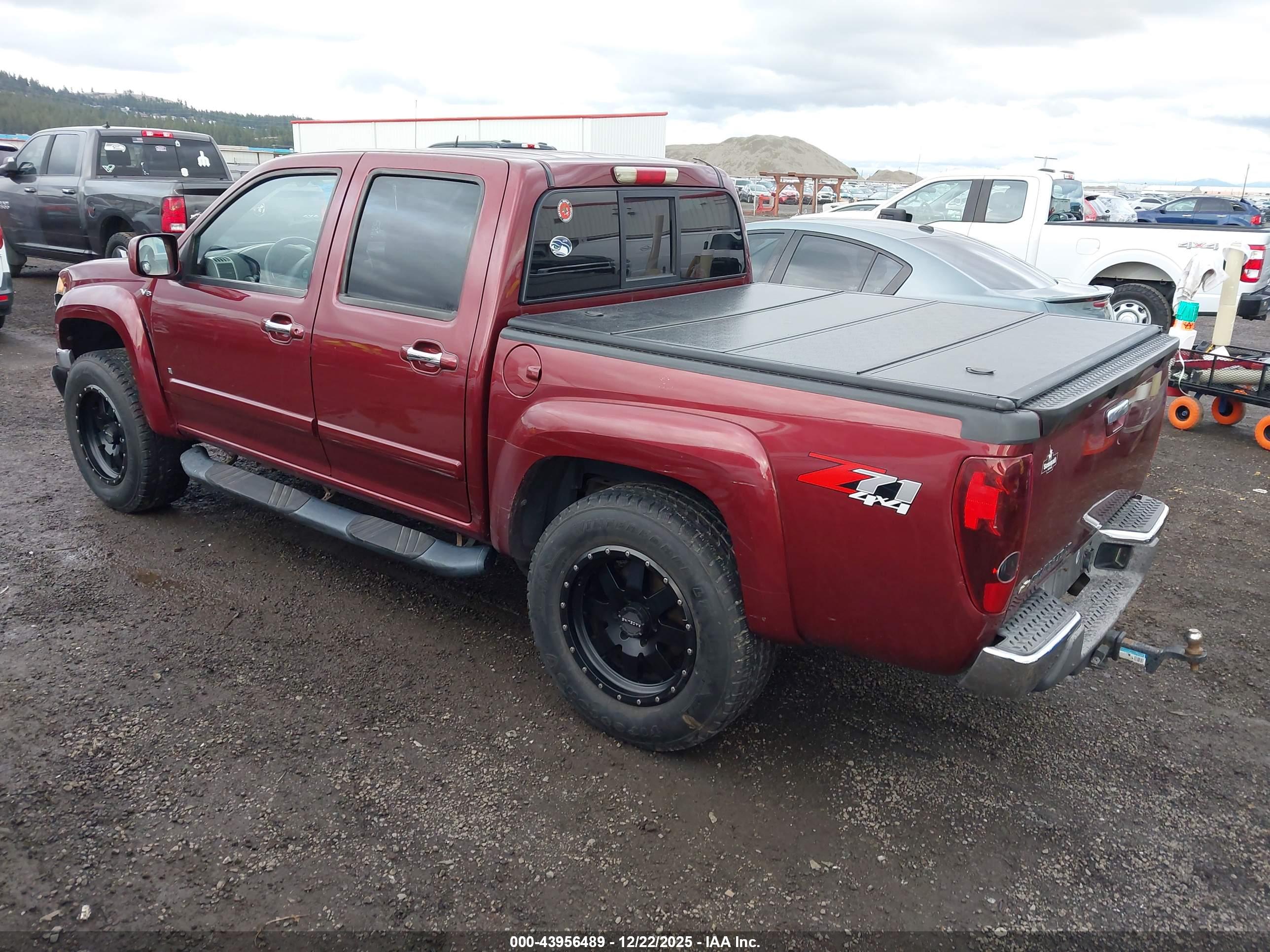 CHEVROLET COLORADO image 3
