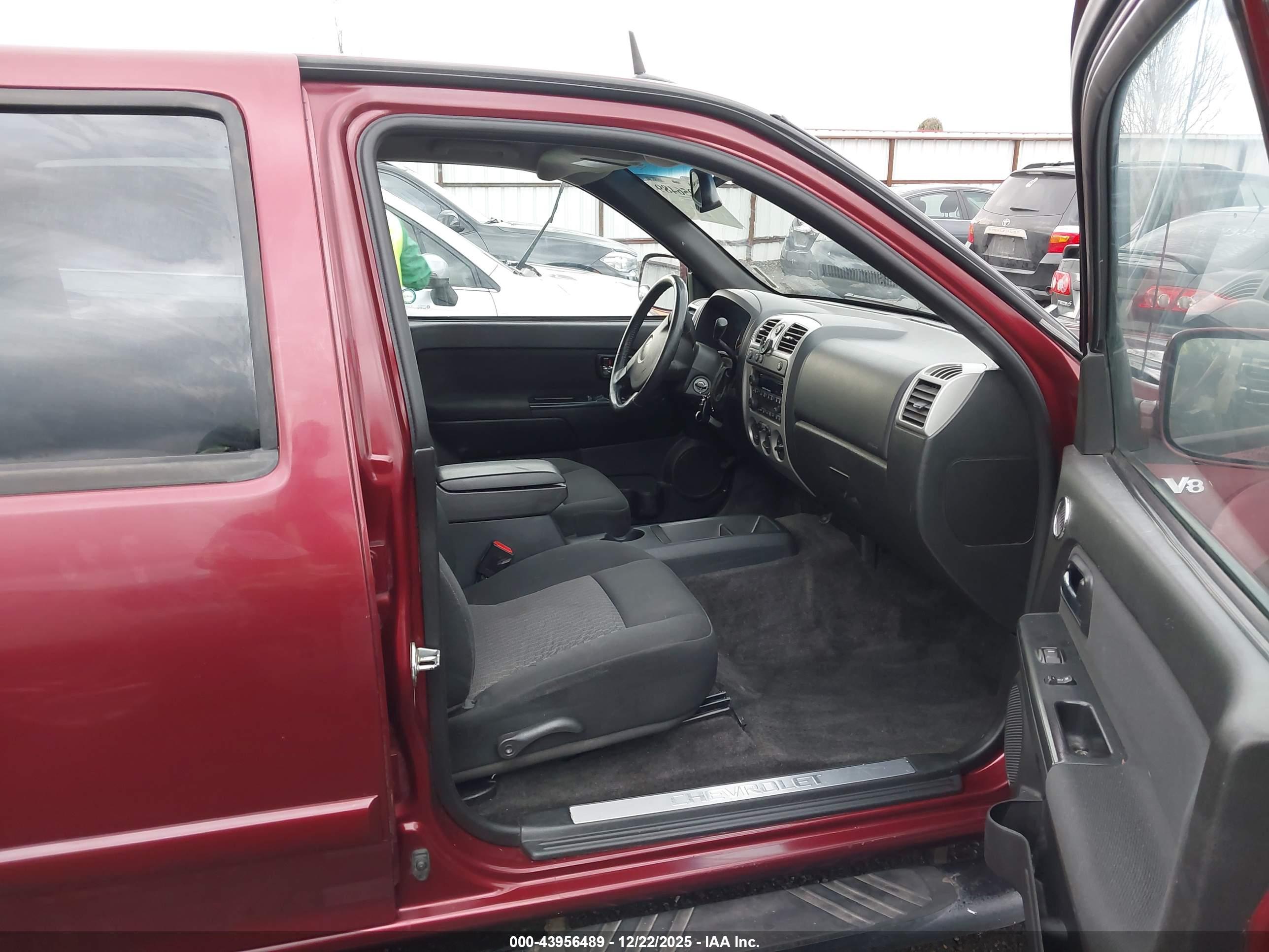 CHEVROLET COLORADO image 5