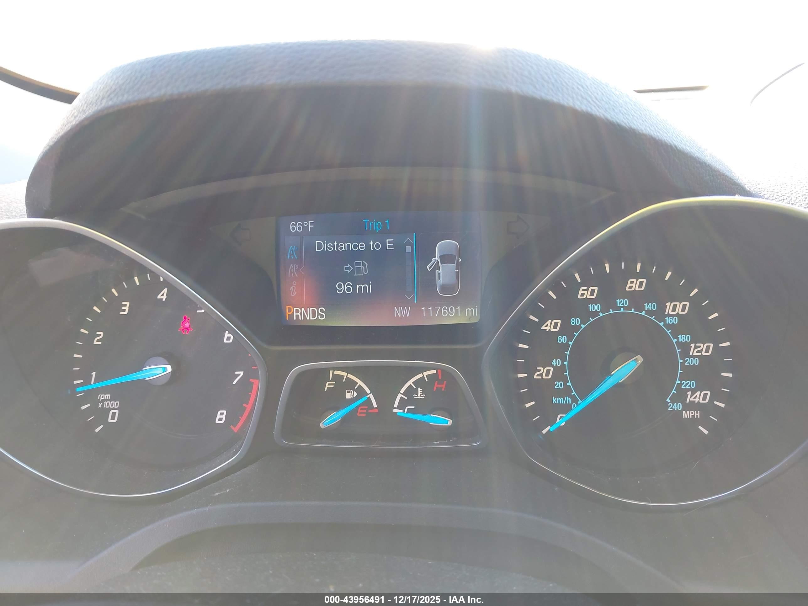 FORD ESCAPE image 7