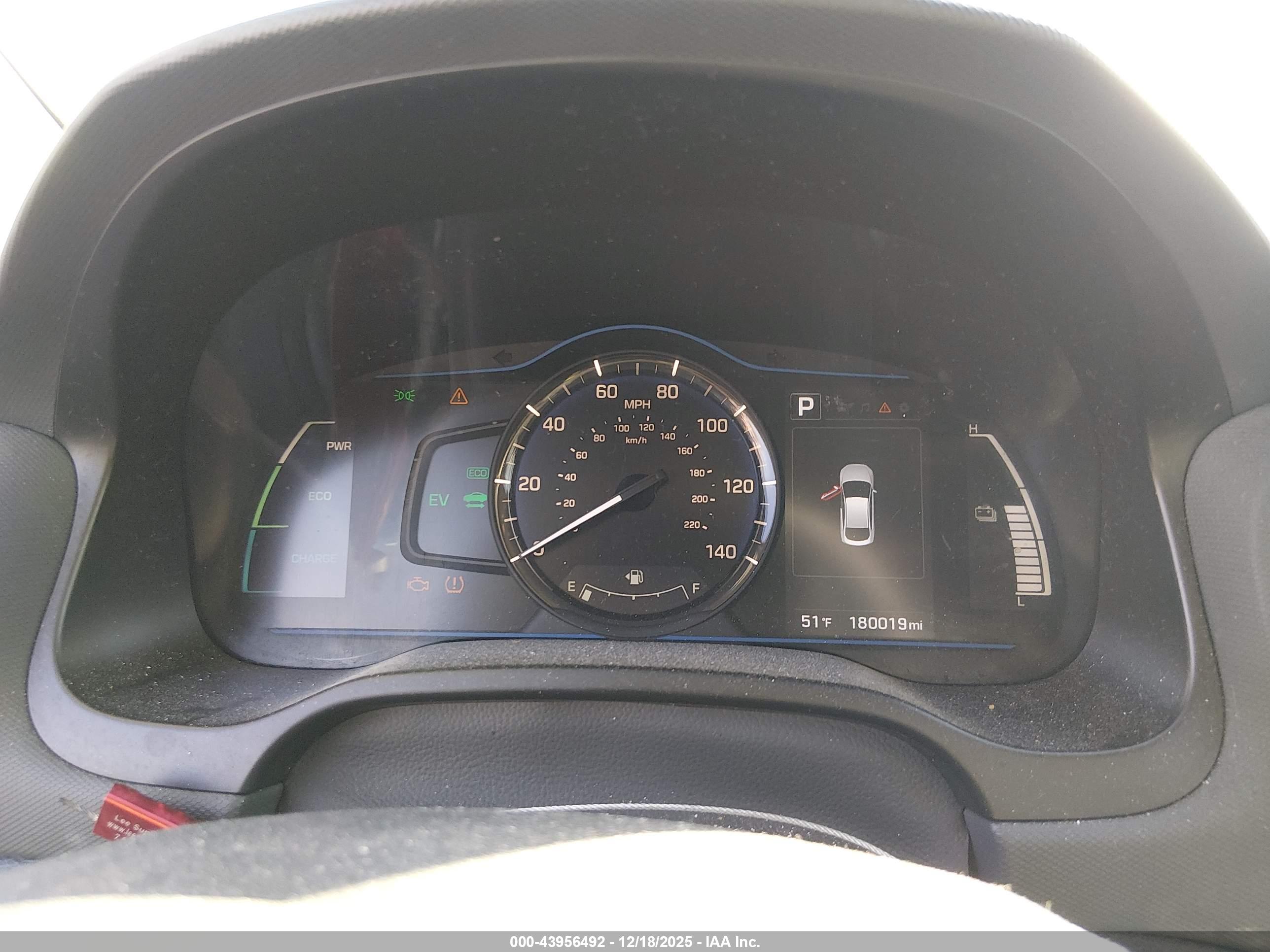 HYUNDAI IONIQ image 7