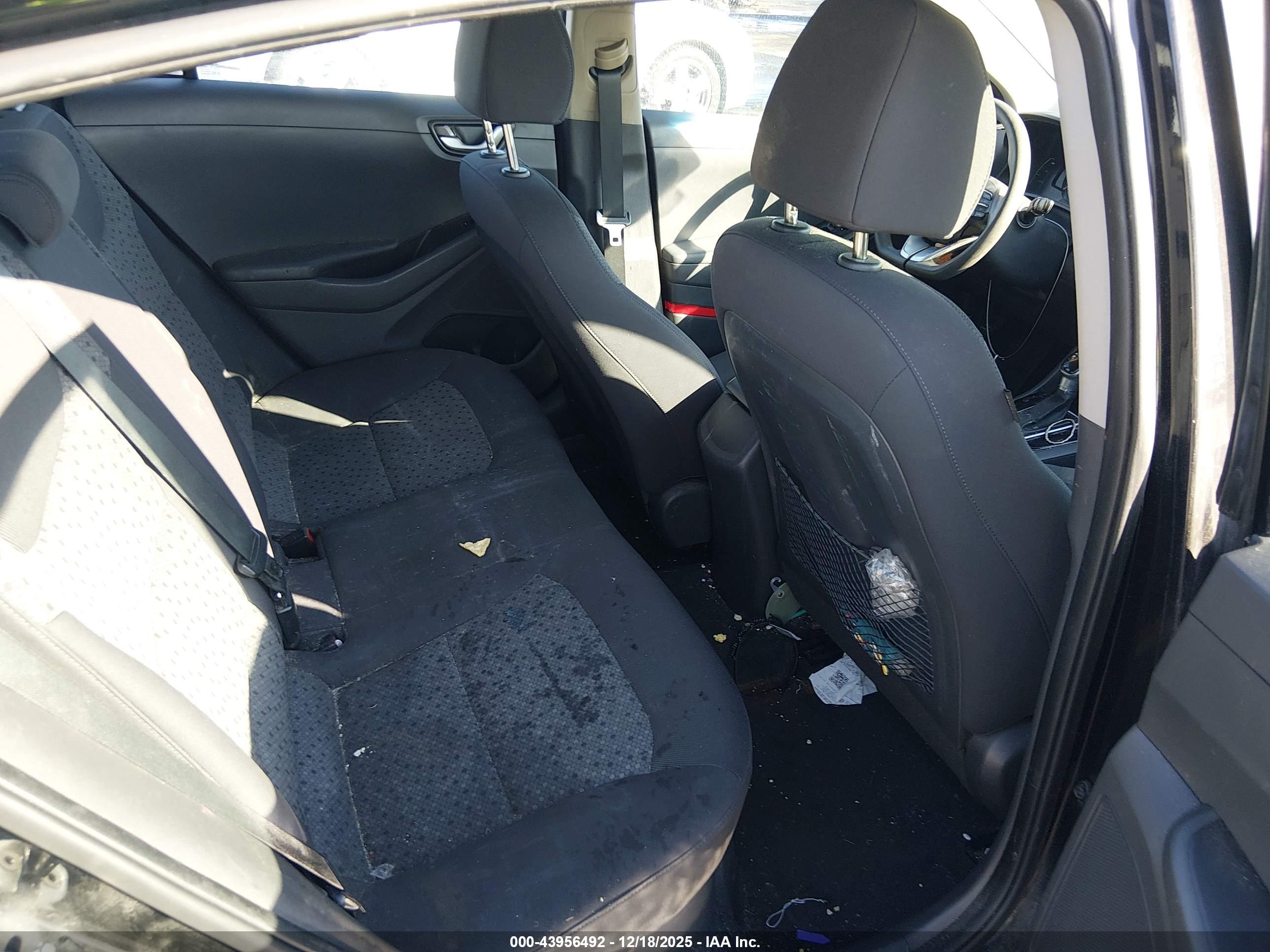 HYUNDAI IONIQ image 8