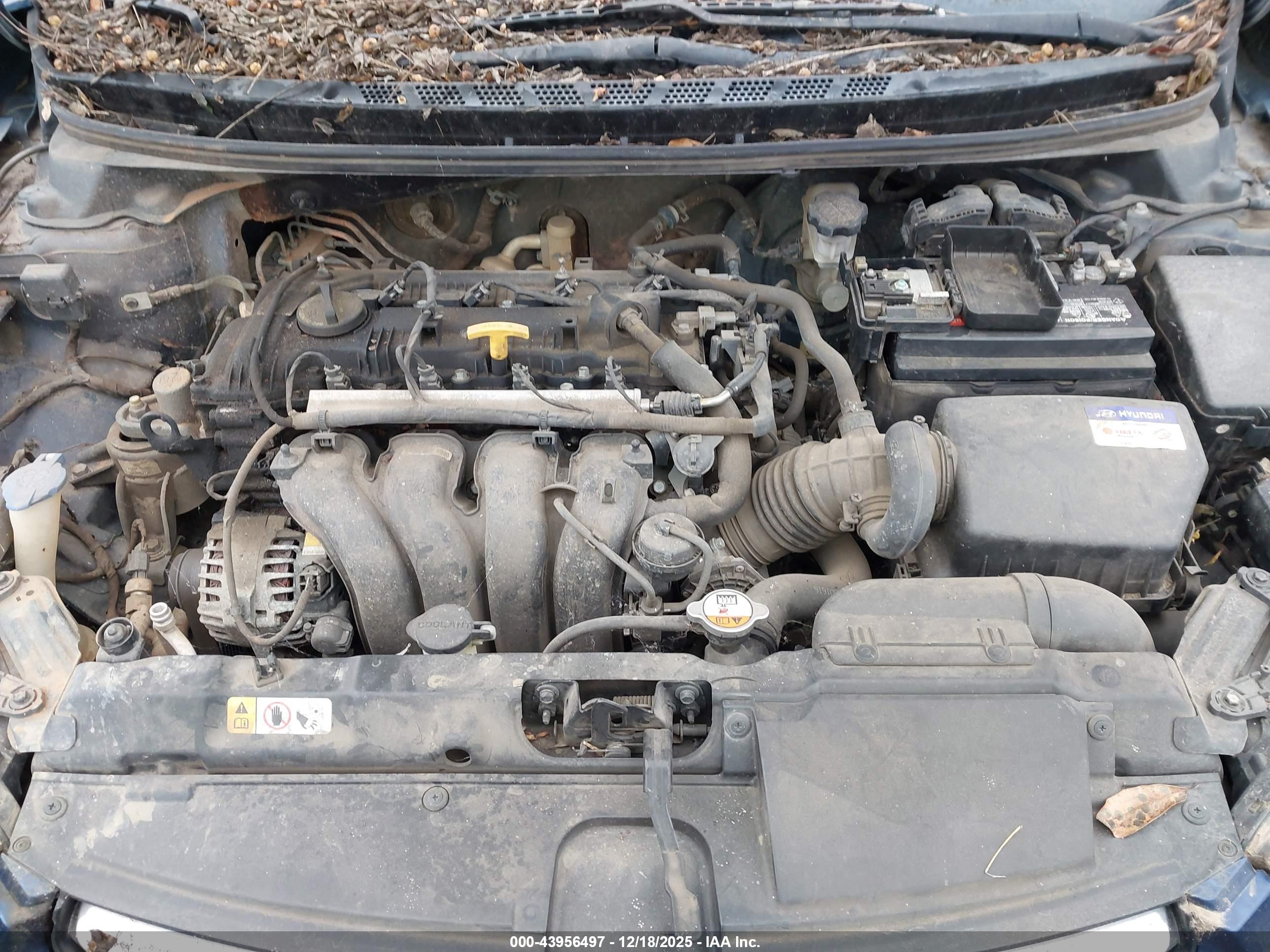 HYUNDAI ELANTRA image 10