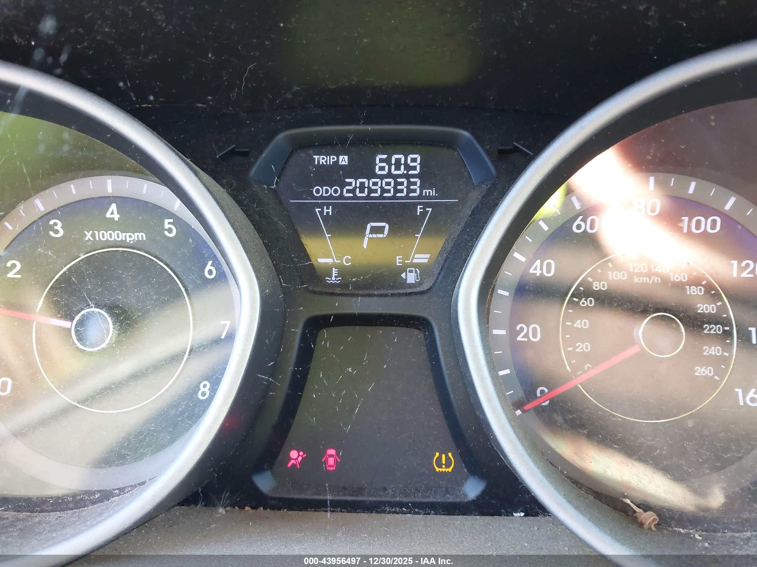 HYUNDAI ELANTRA image 7