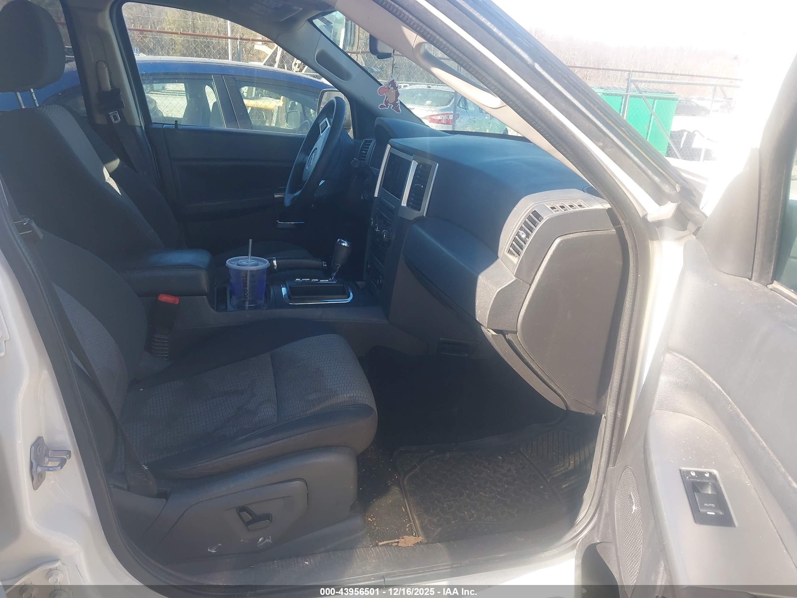 JEEP GRAND image 5