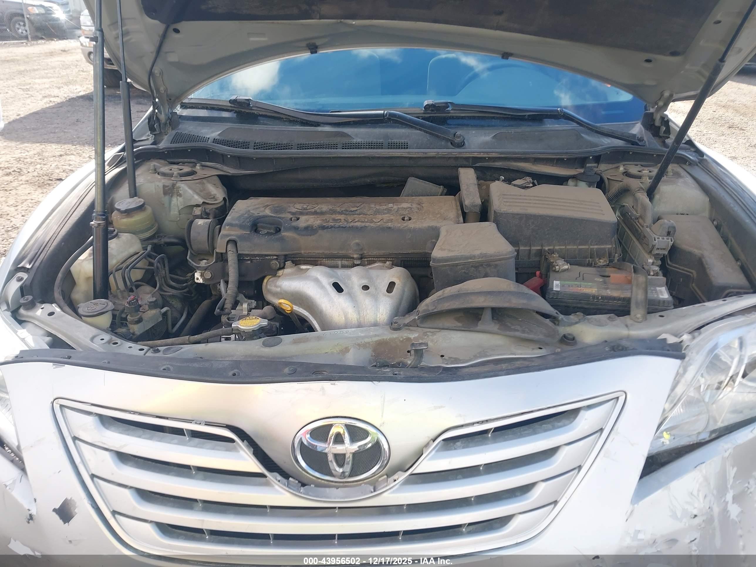 TOYOTA CAMRY image 10