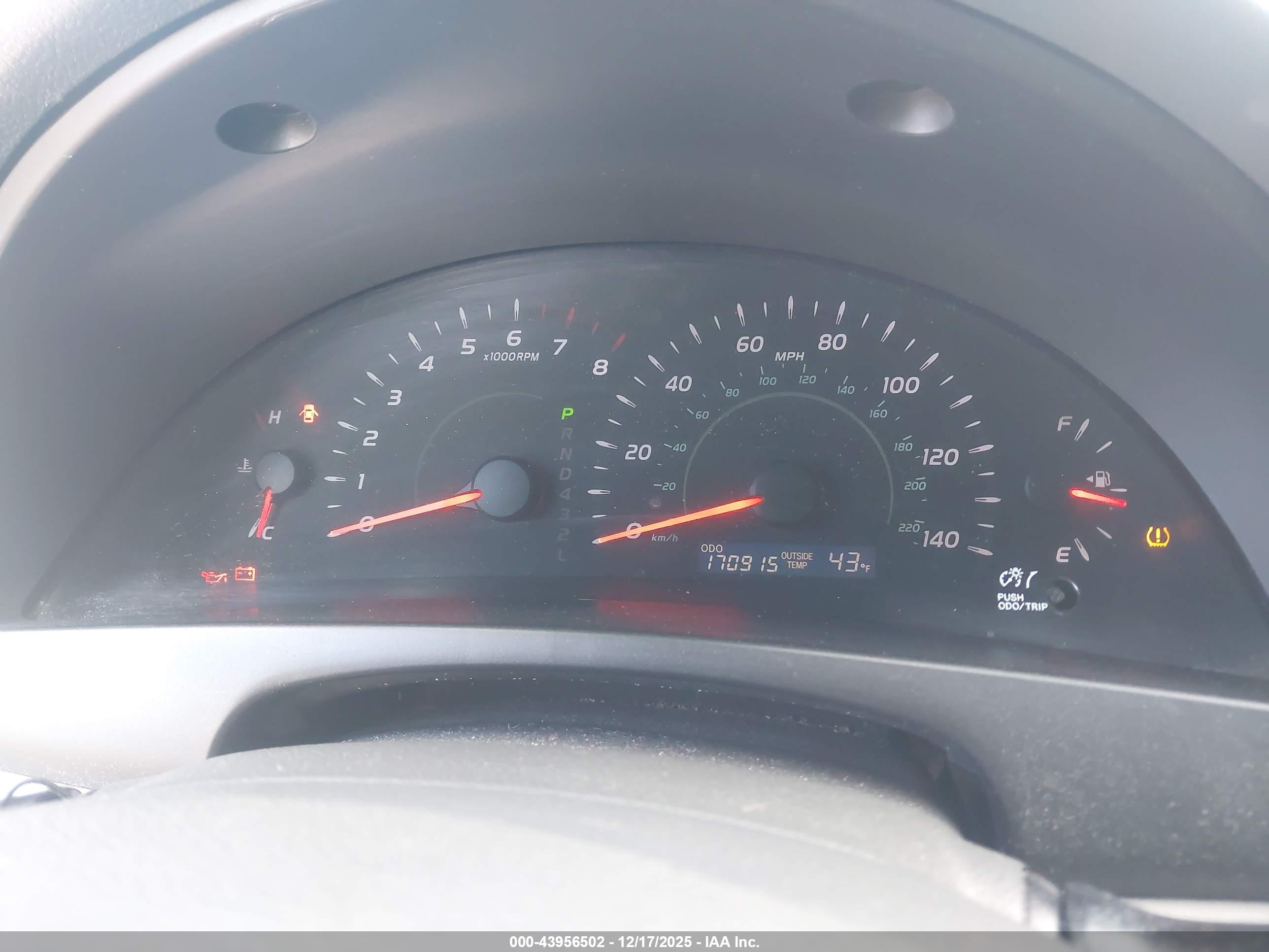 TOYOTA CAMRY image 7