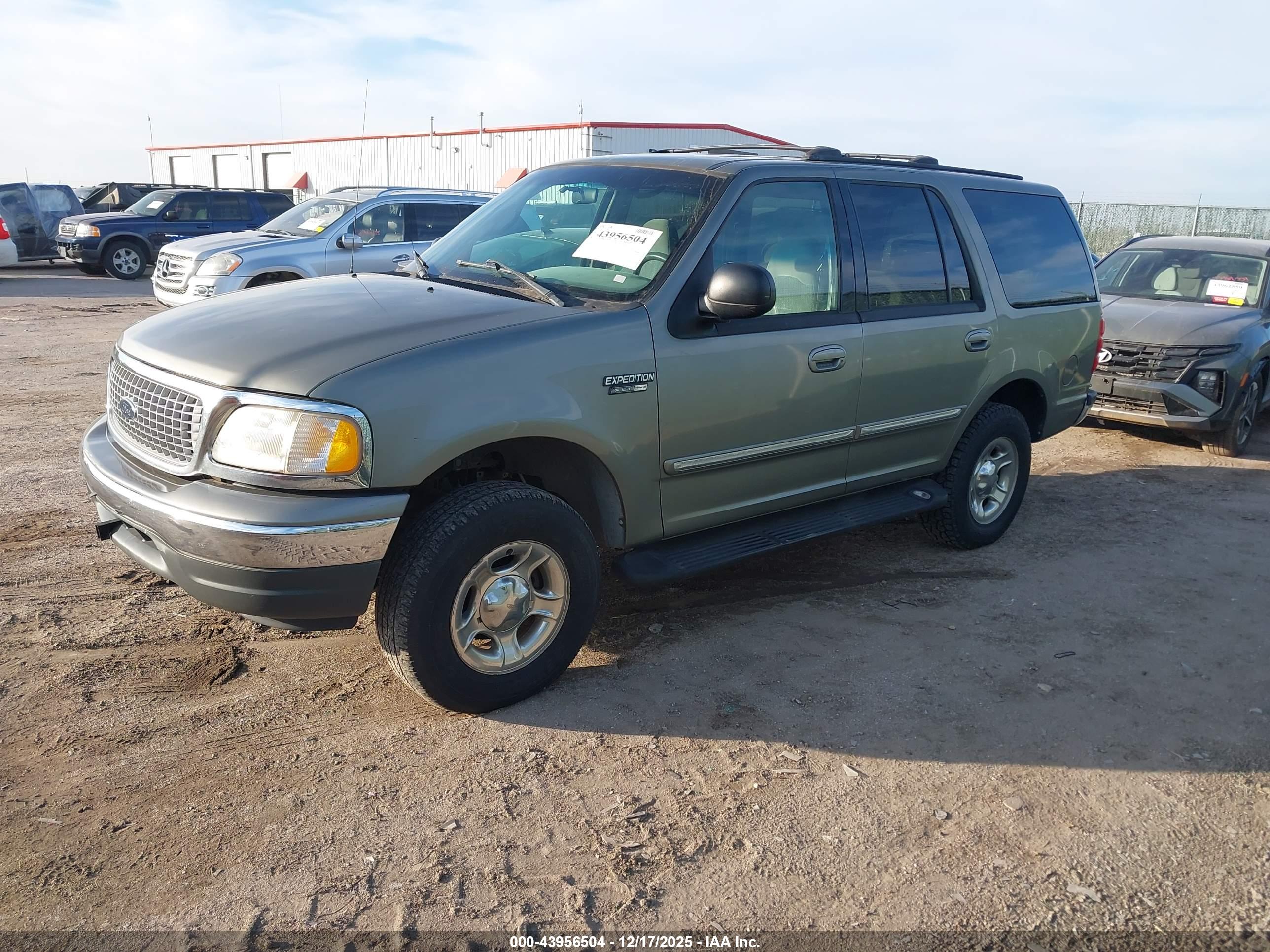 FORD EXPEDITION image 2