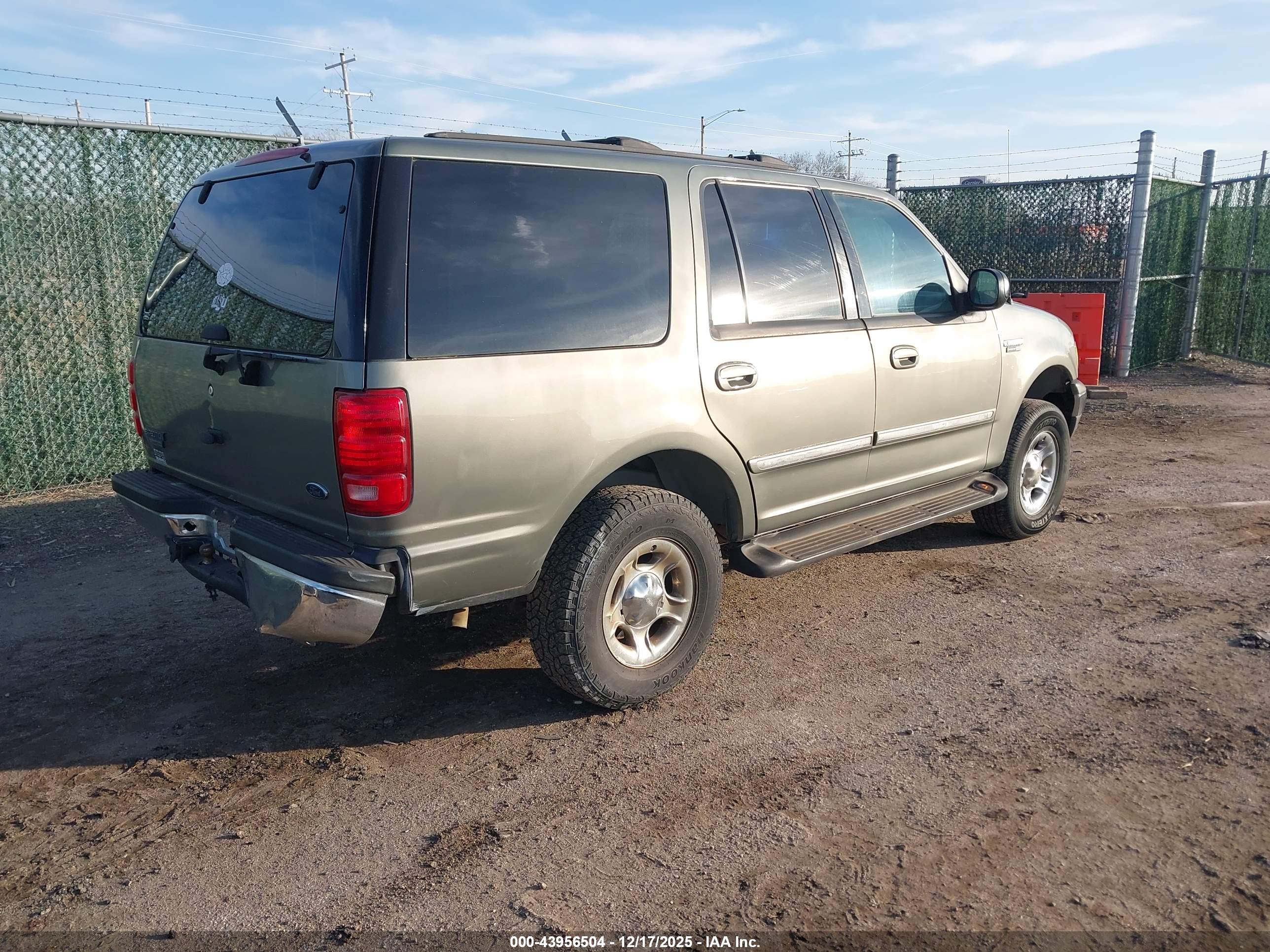 FORD EXPEDITION image 4