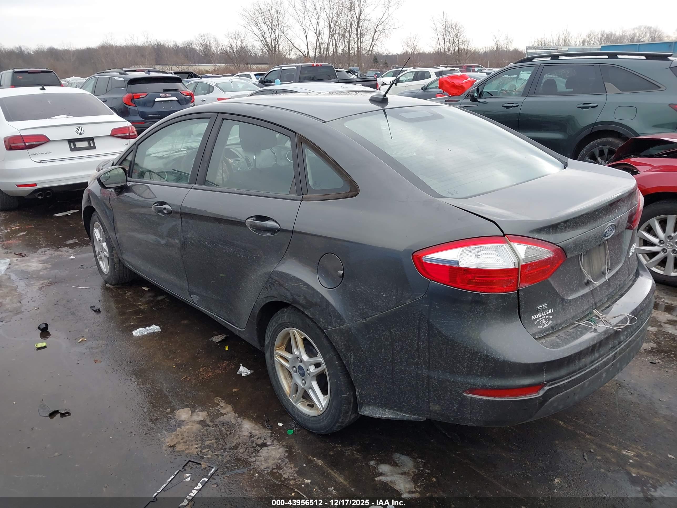 FORD FIESTA image 3