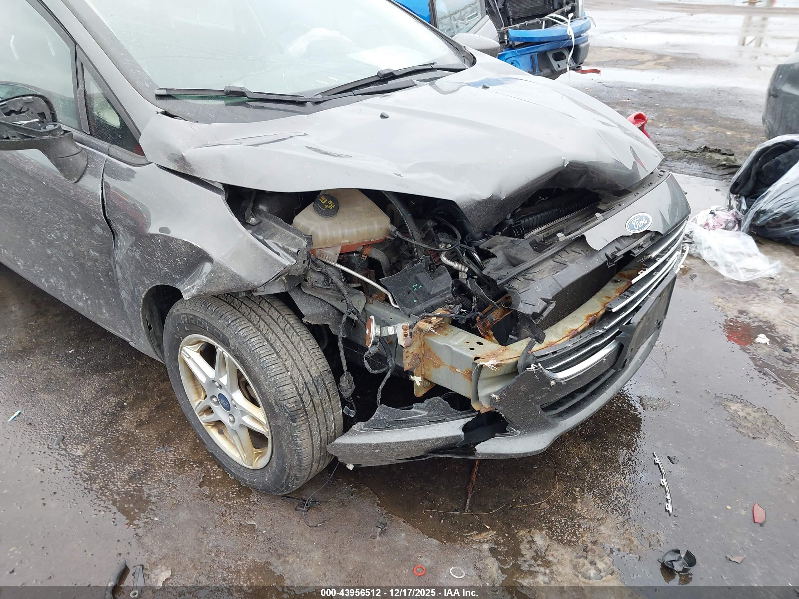 FORD FIESTA image 6
