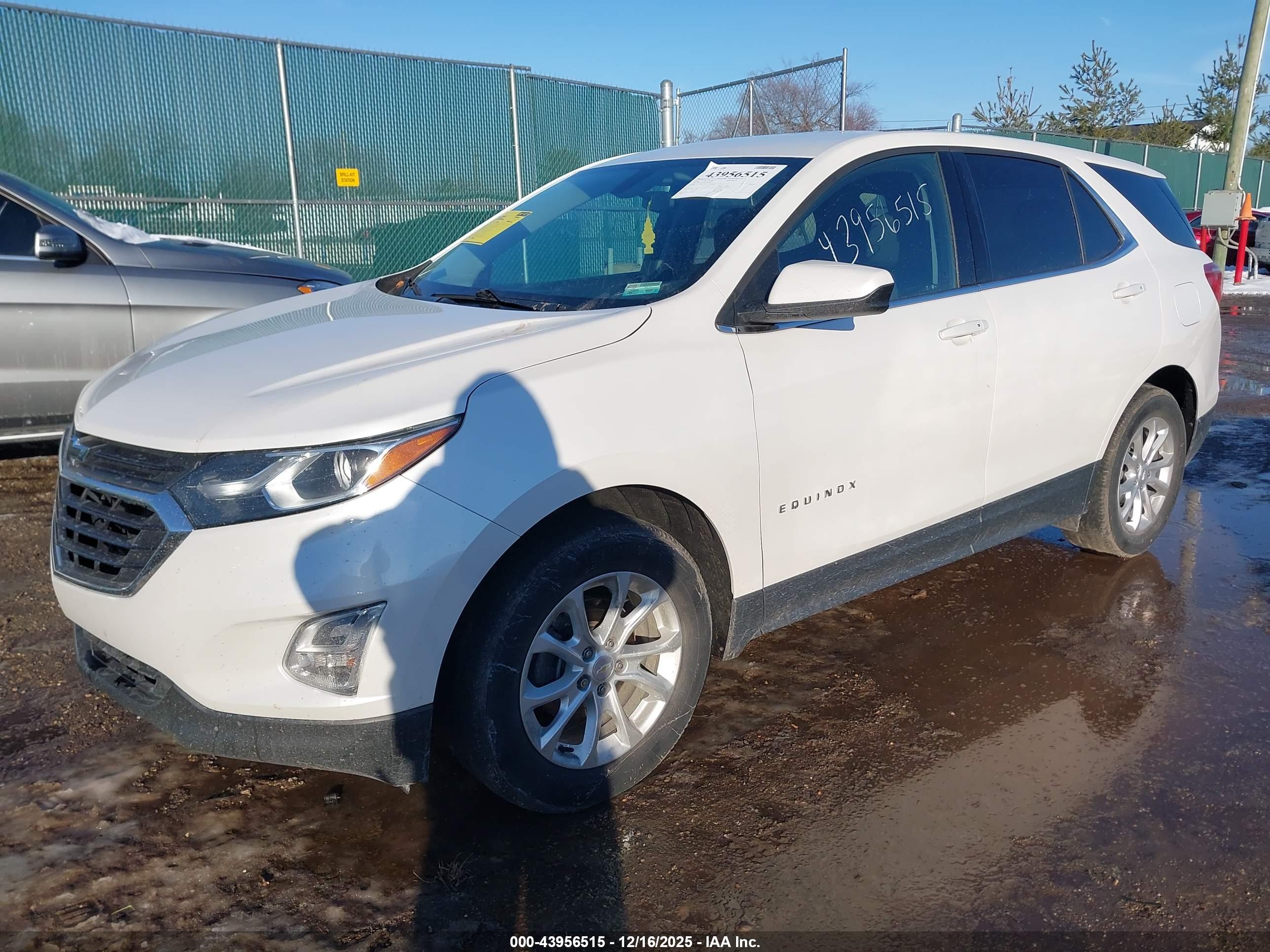 CHEVROLET EQUINOX image 2