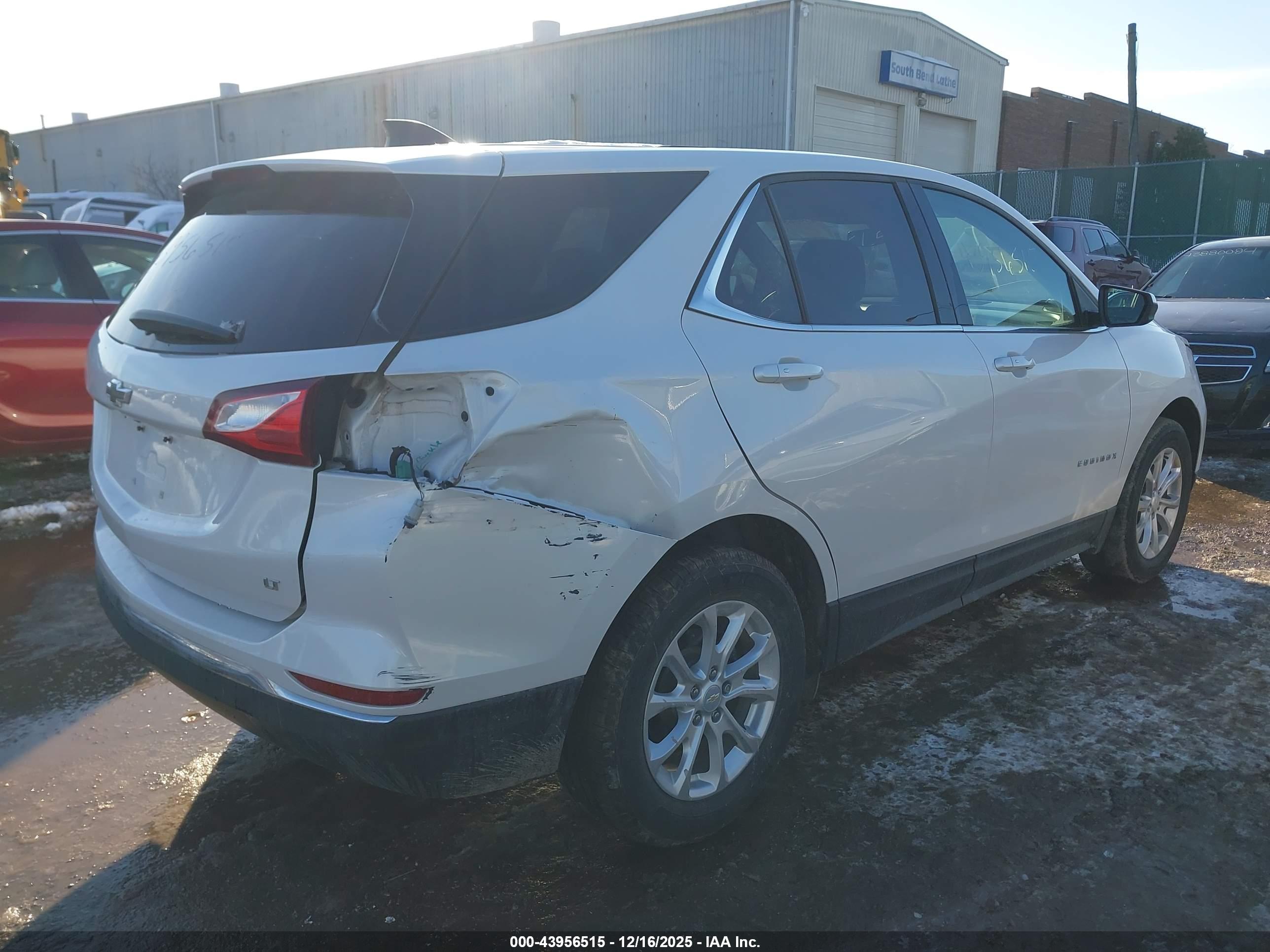 CHEVROLET EQUINOX image 4