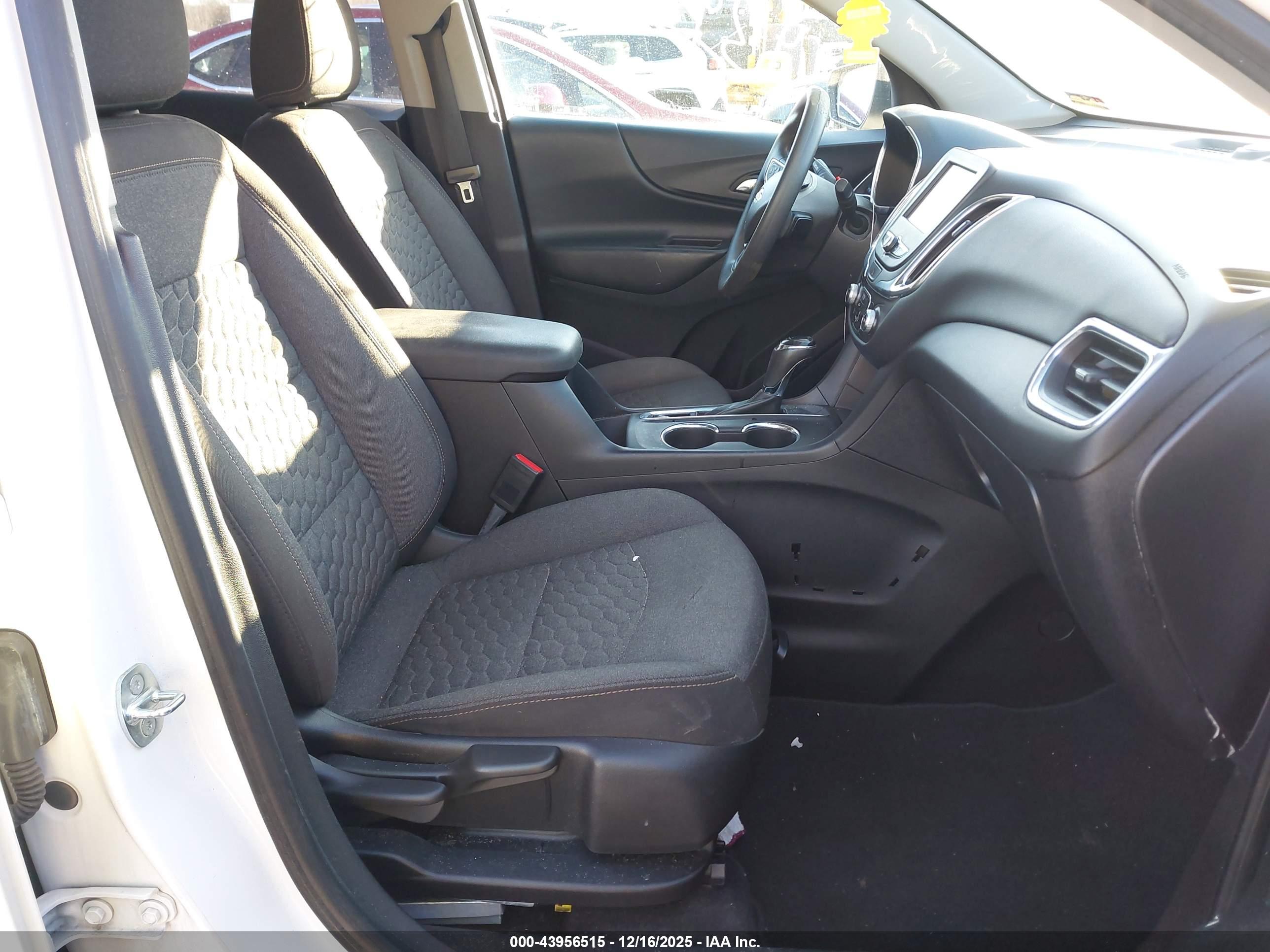 CHEVROLET EQUINOX image 5
