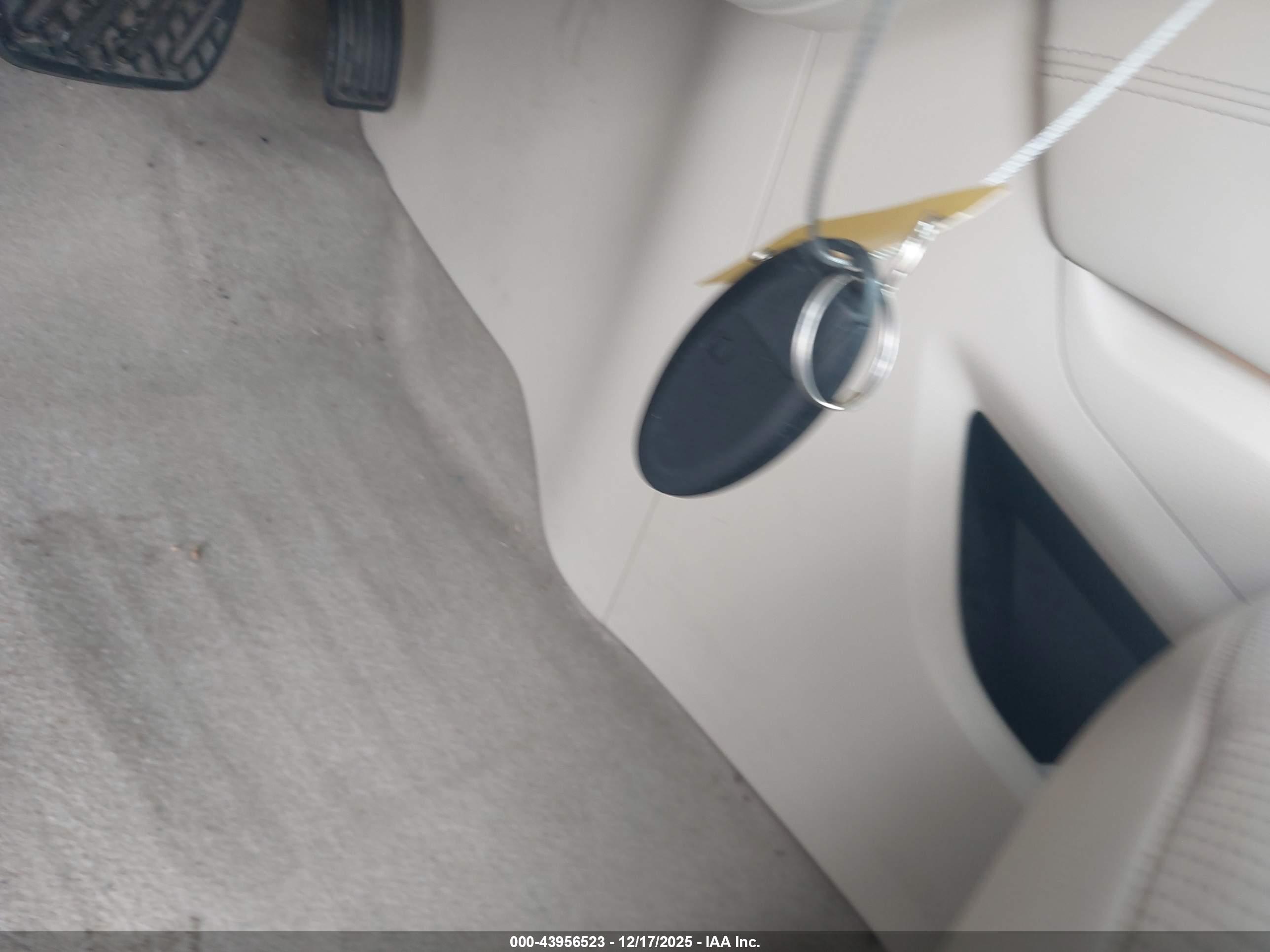 NISSAN MURANO image 11