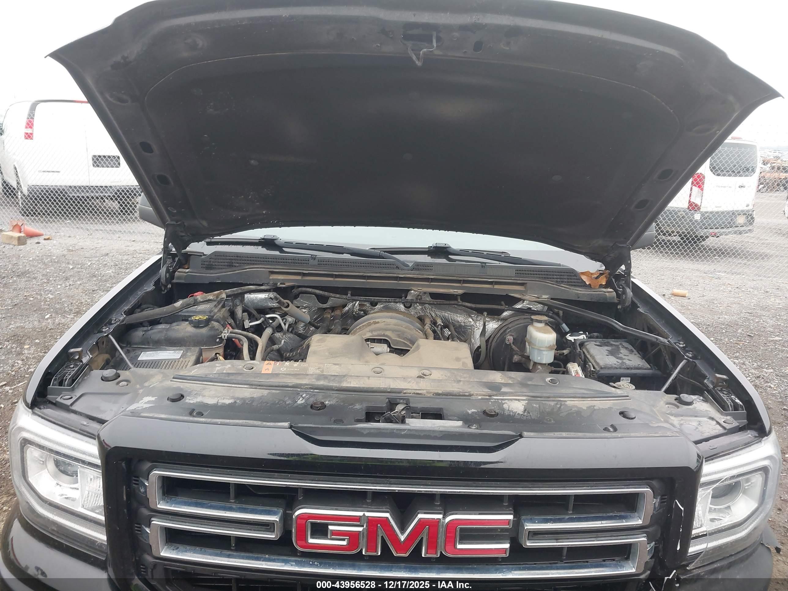 GMC SIERRA image 10