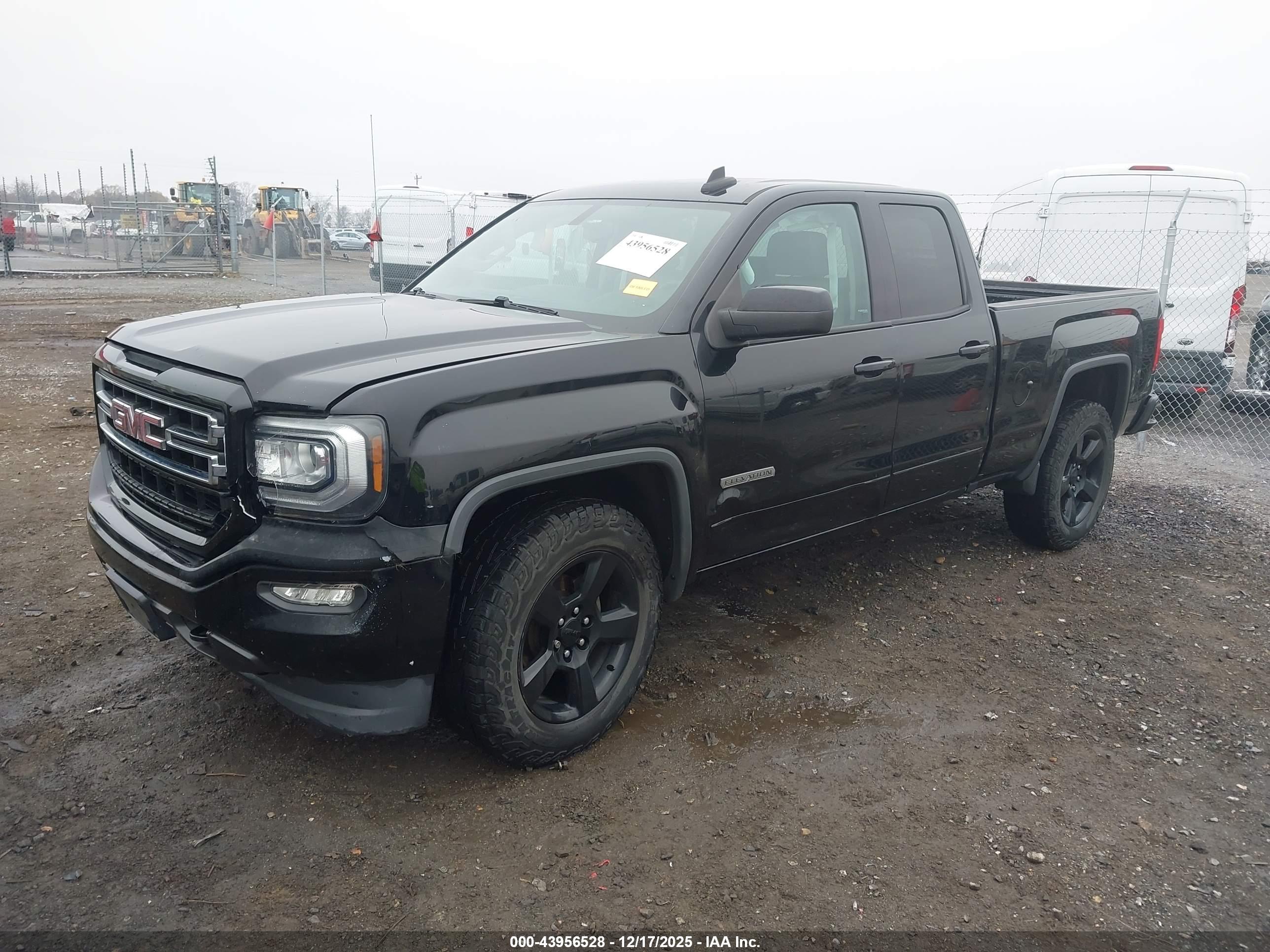 GMC SIERRA image 2