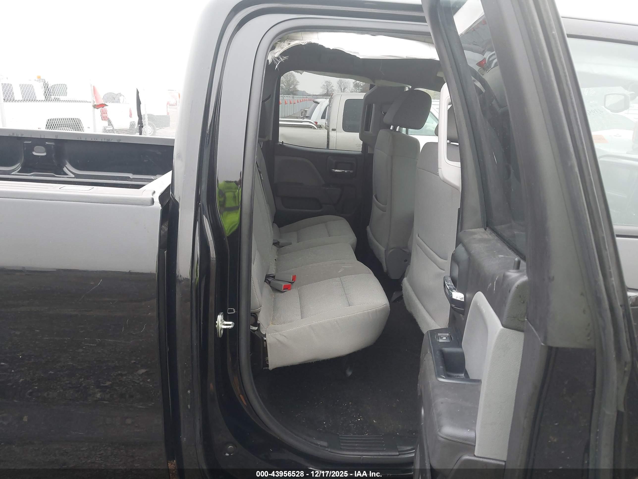 GMC SIERRA image 8