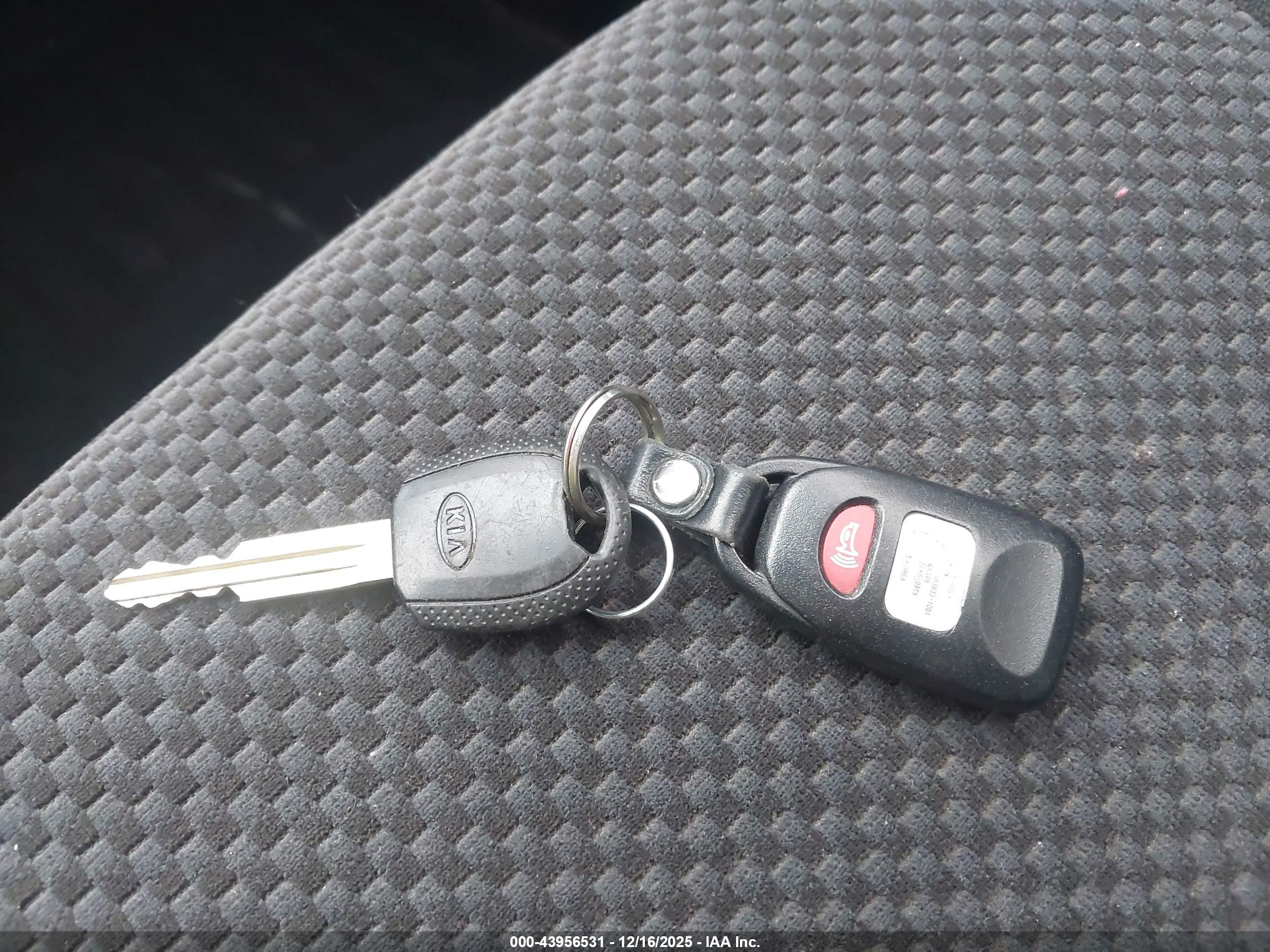 KIA SPORTAGE image 11
