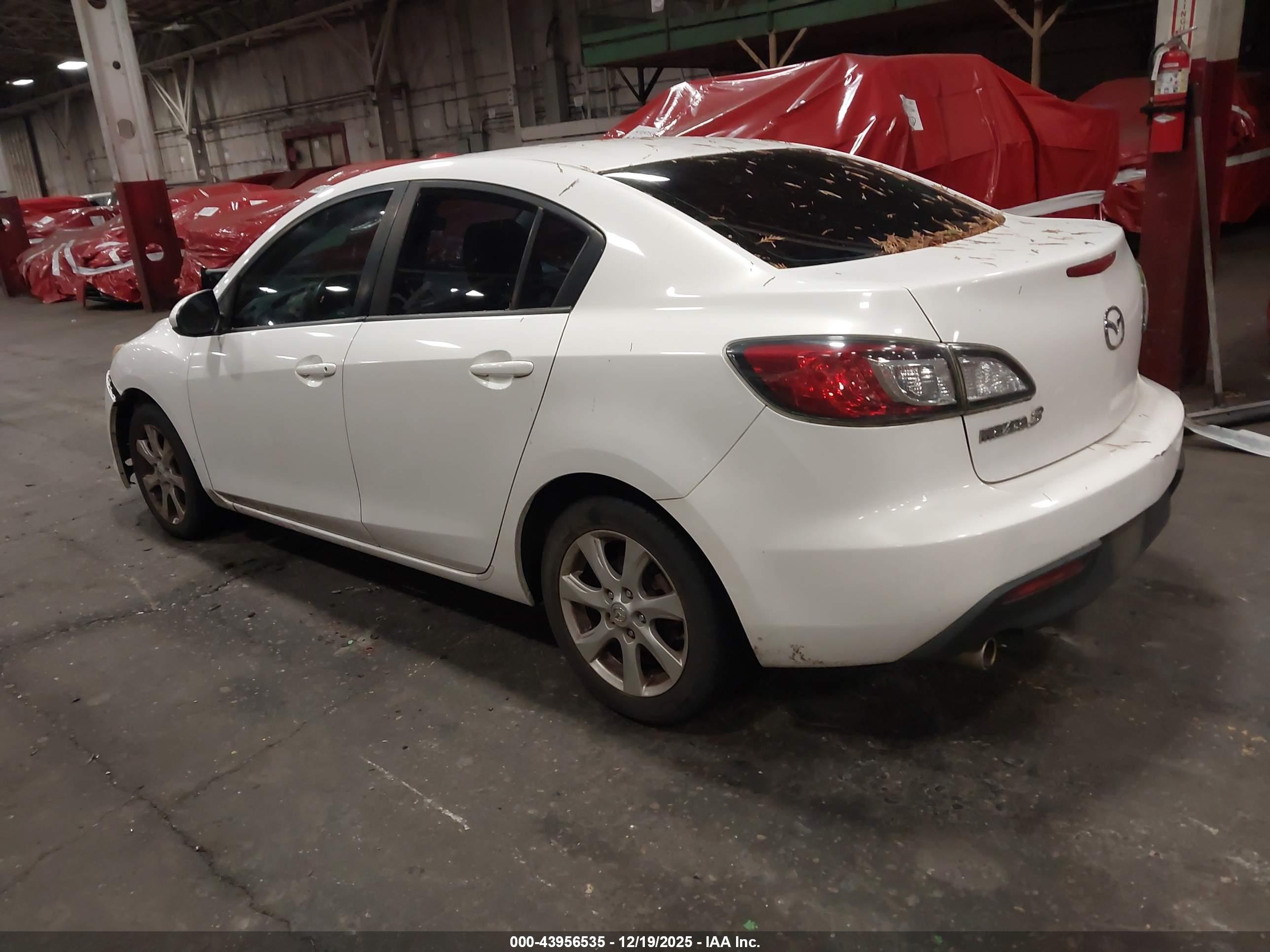 MAZDA MAZDA3 image 3
