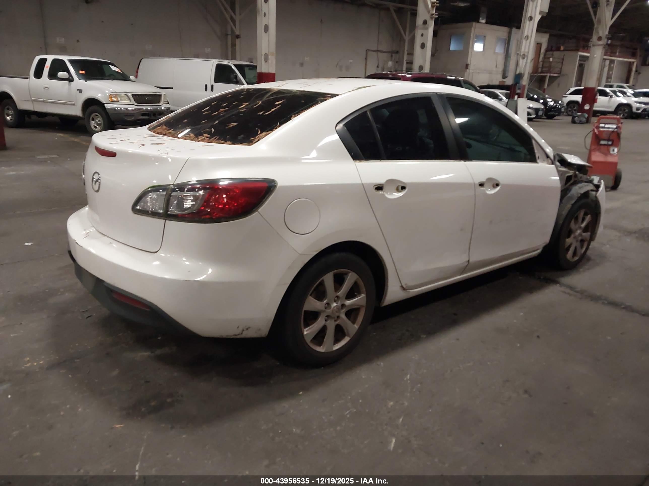 MAZDA MAZDA3 image 4