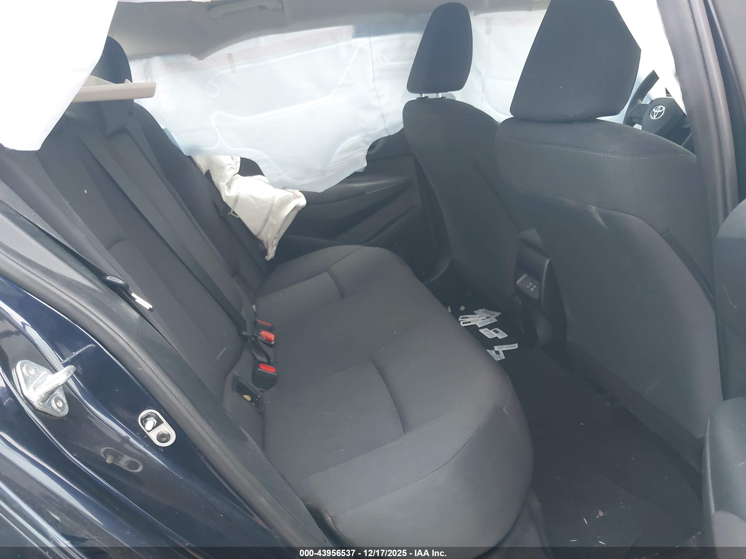 TOYOTA COROLLA image 8