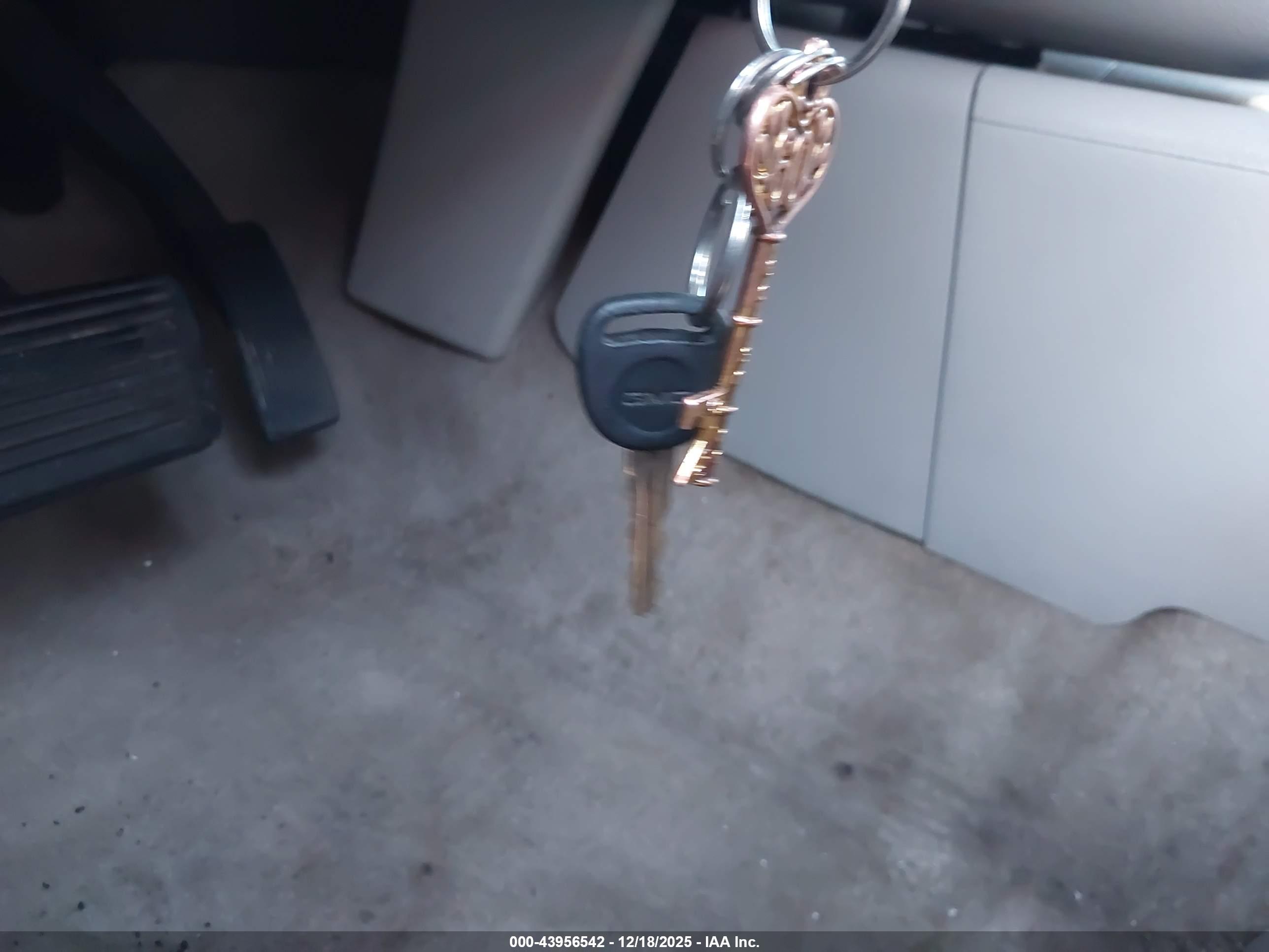 GMC YUKON image 11