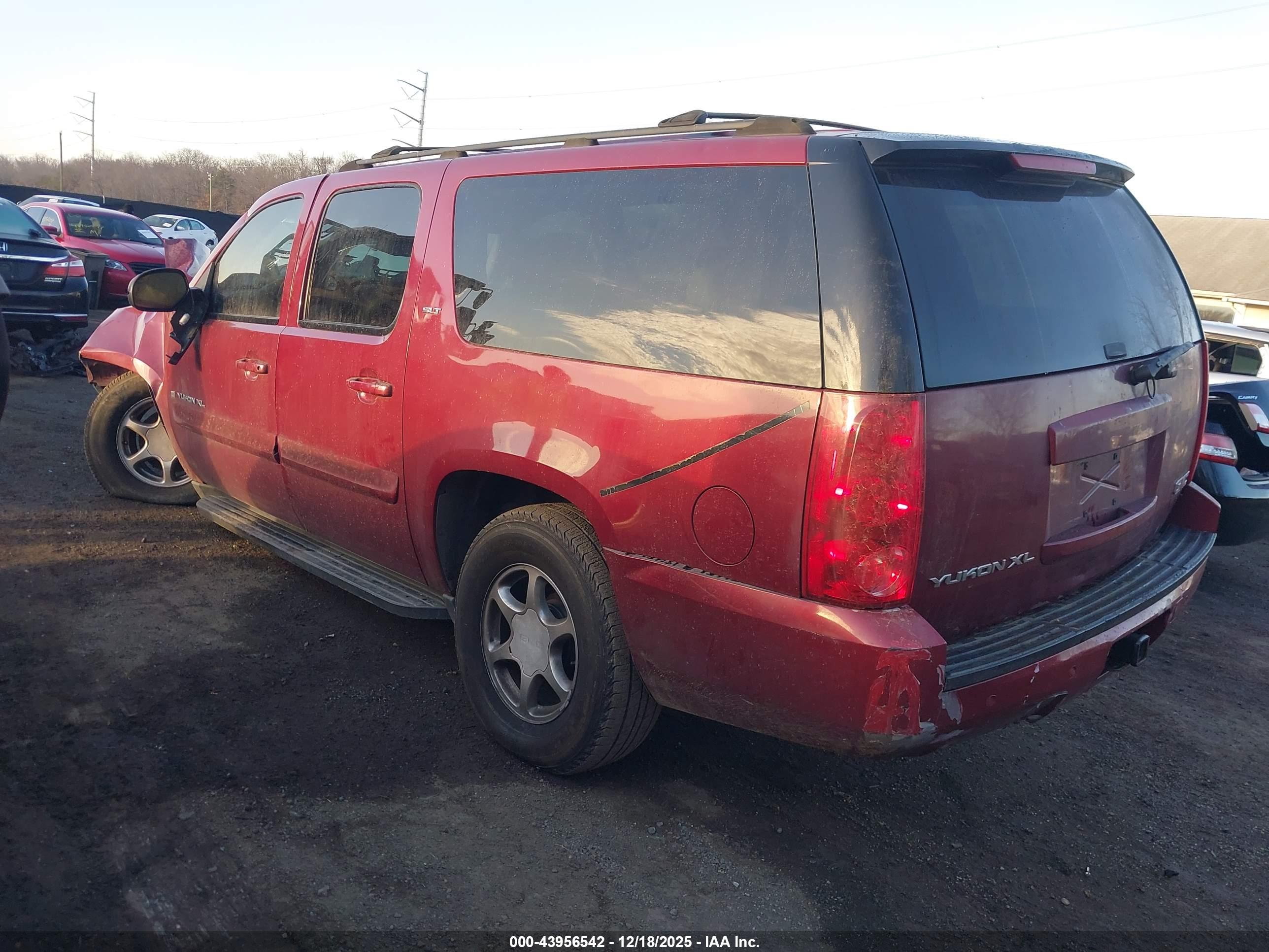 GMC YUKON image 3