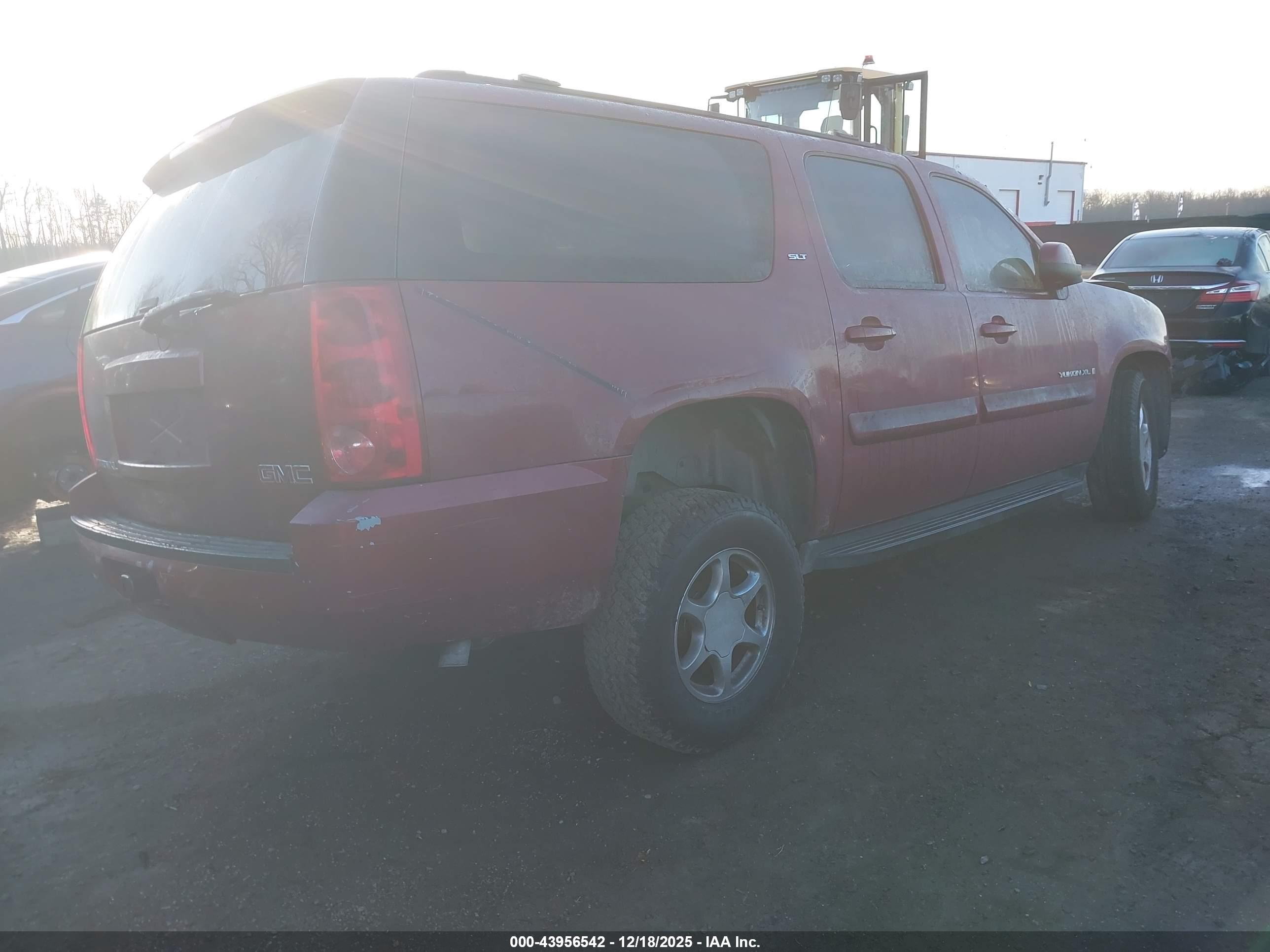 GMC YUKON image 4