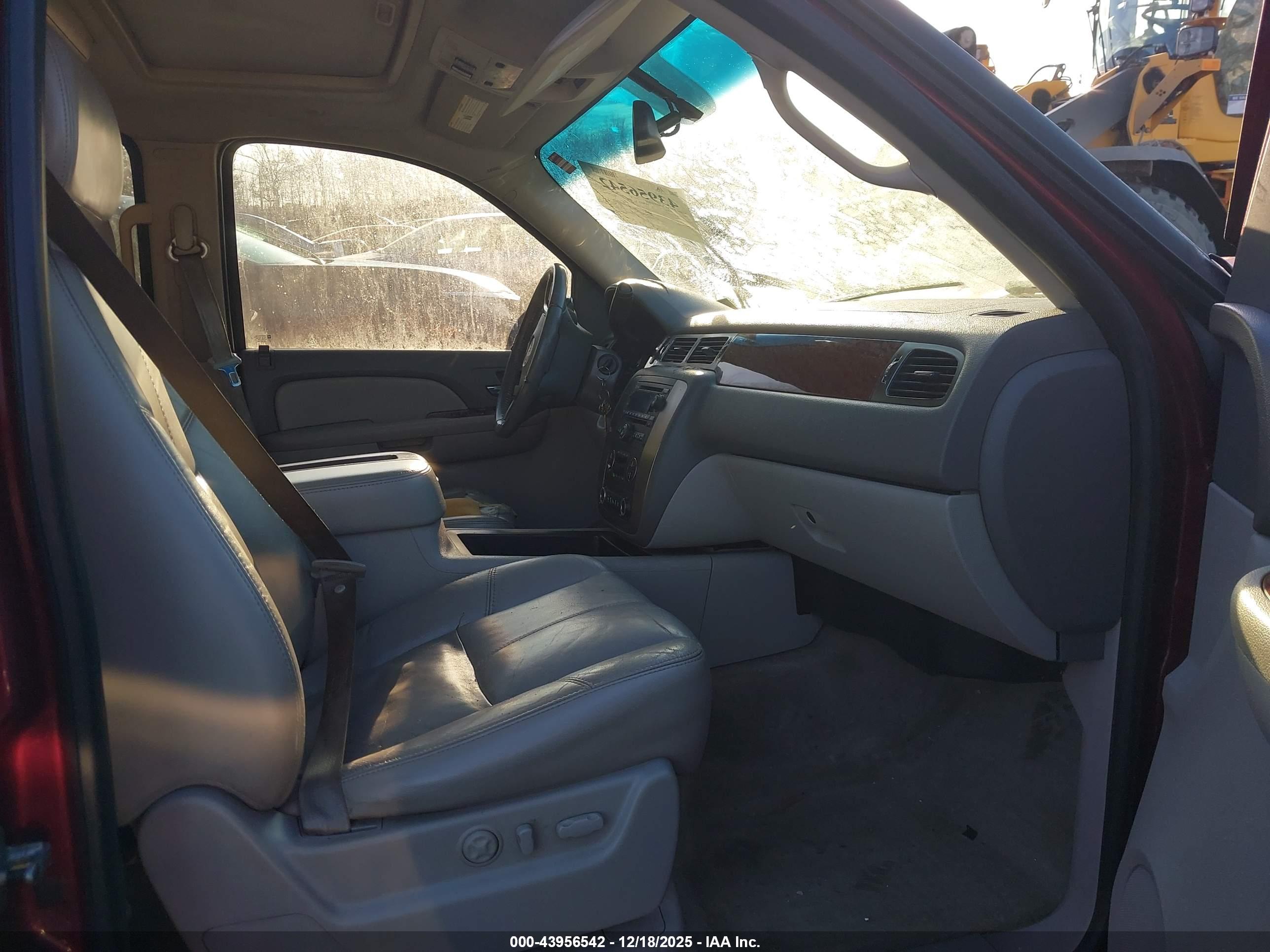 GMC YUKON image 5