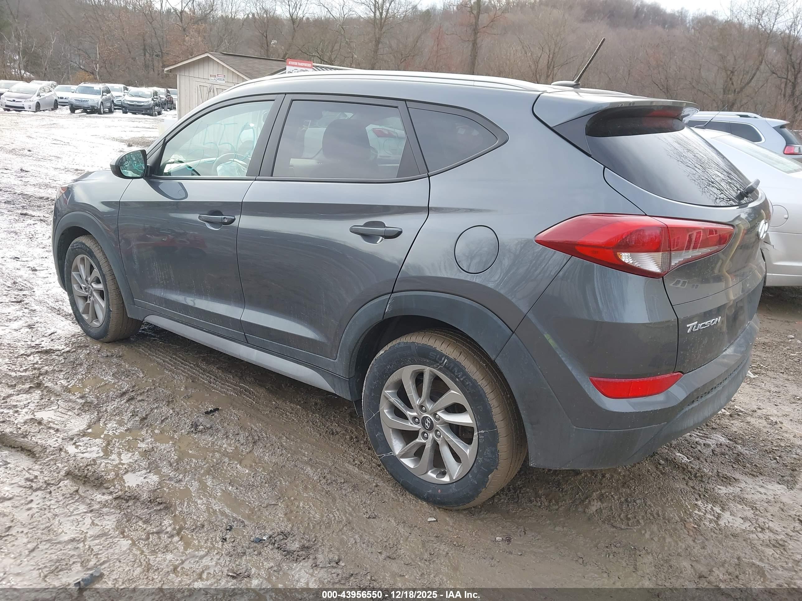 HYUNDAI TUCSON image 3