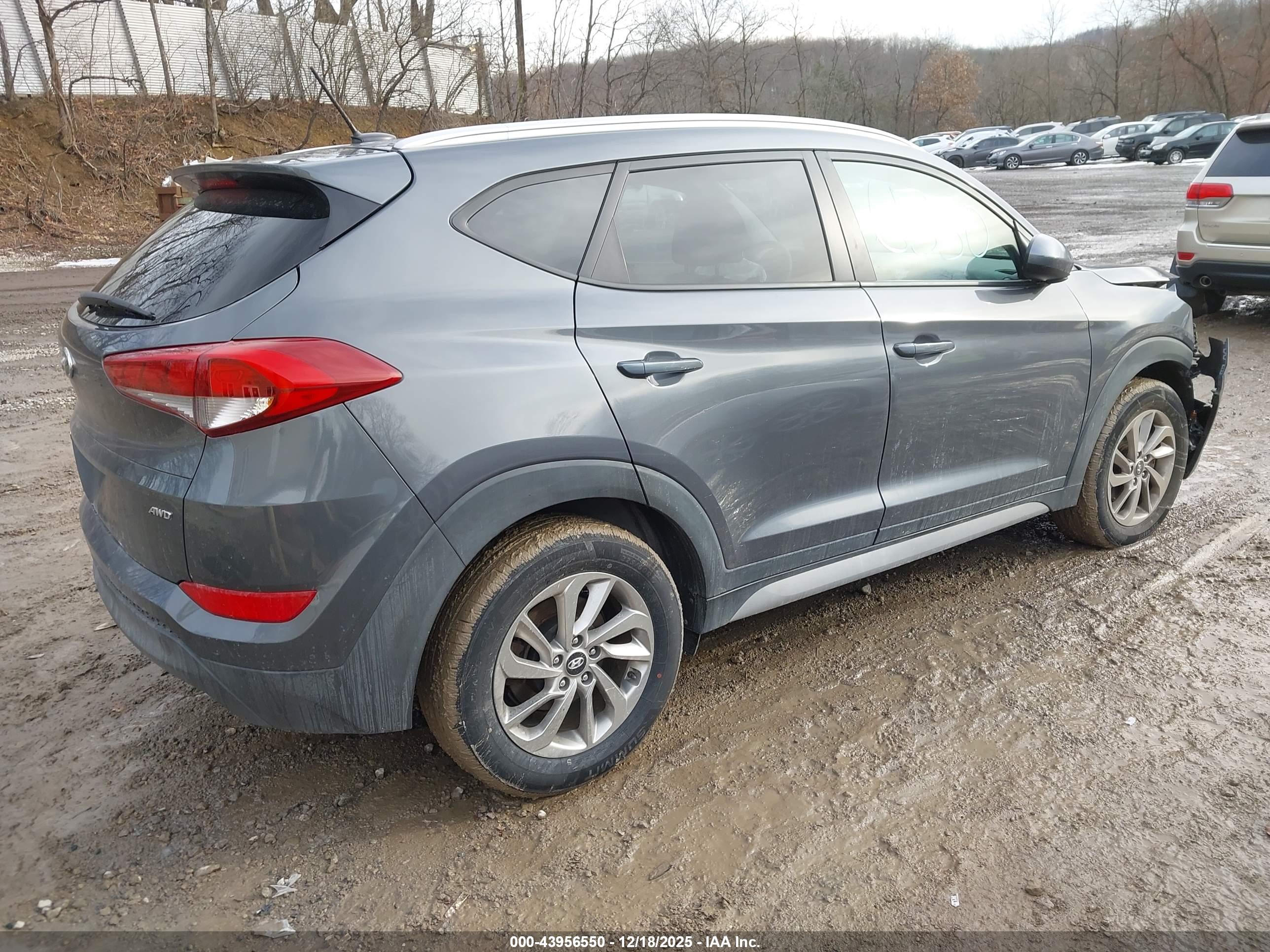 HYUNDAI TUCSON image 4