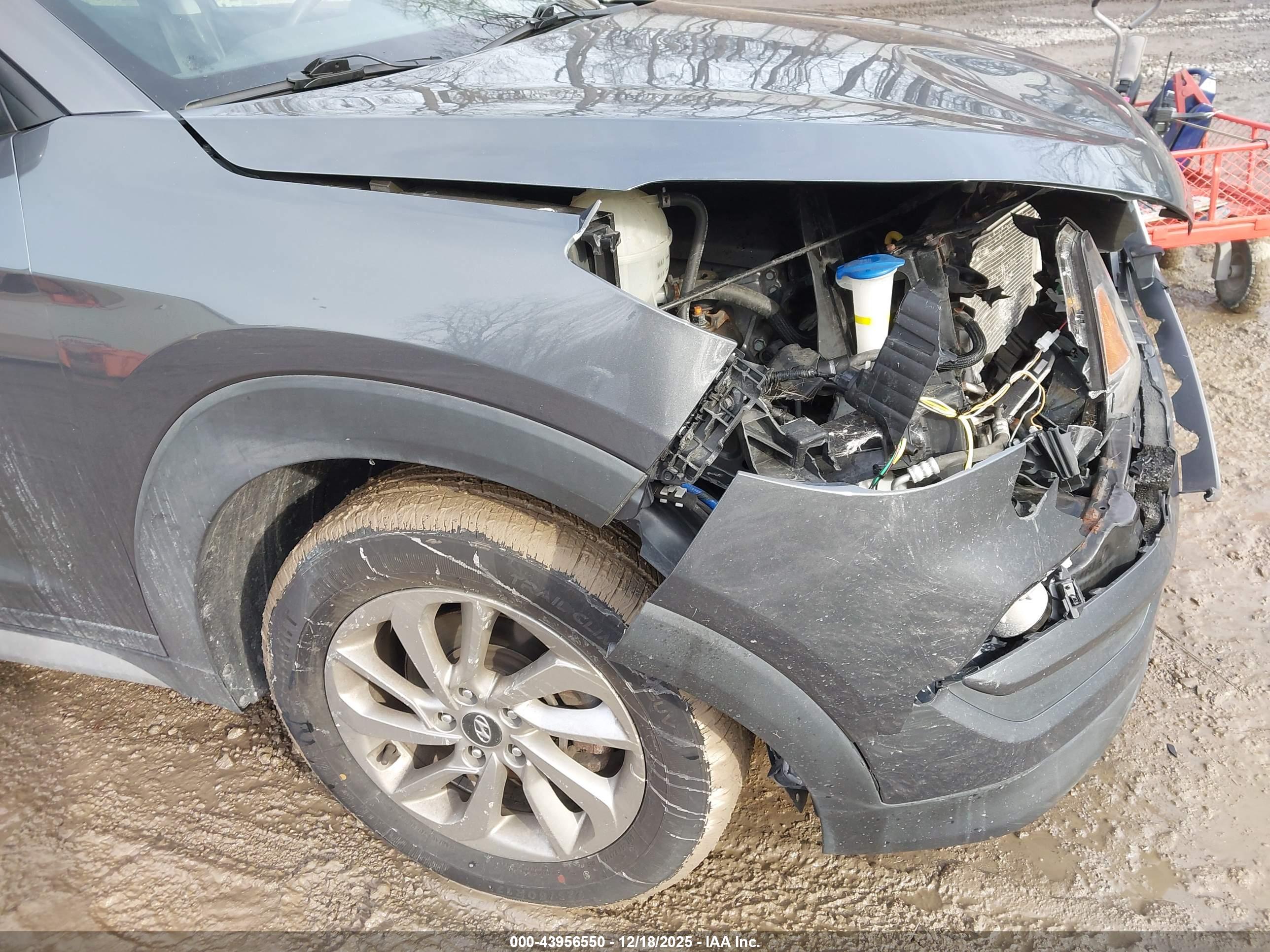 HYUNDAI TUCSON image 6
