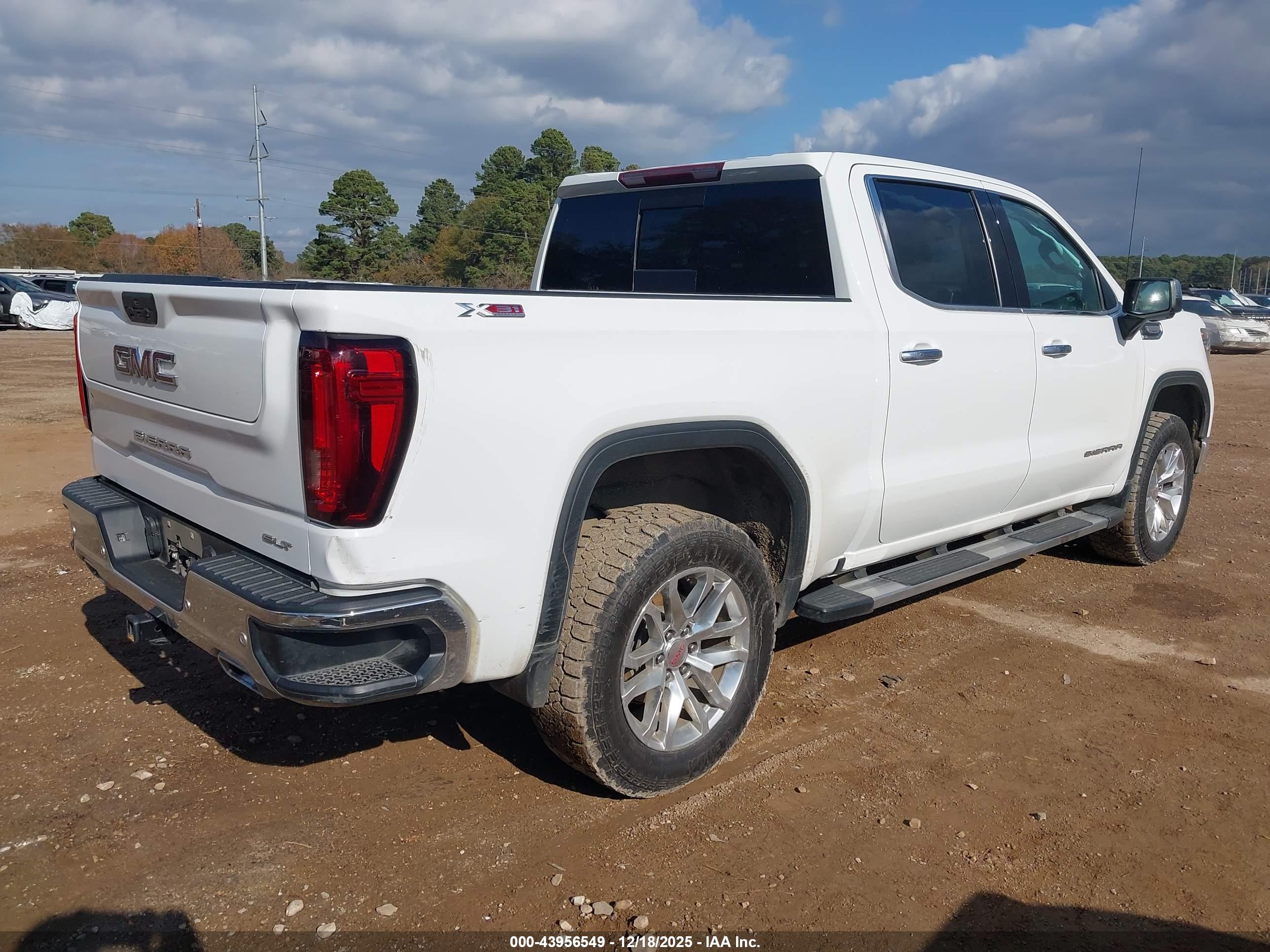 GMC SIERRA image 4