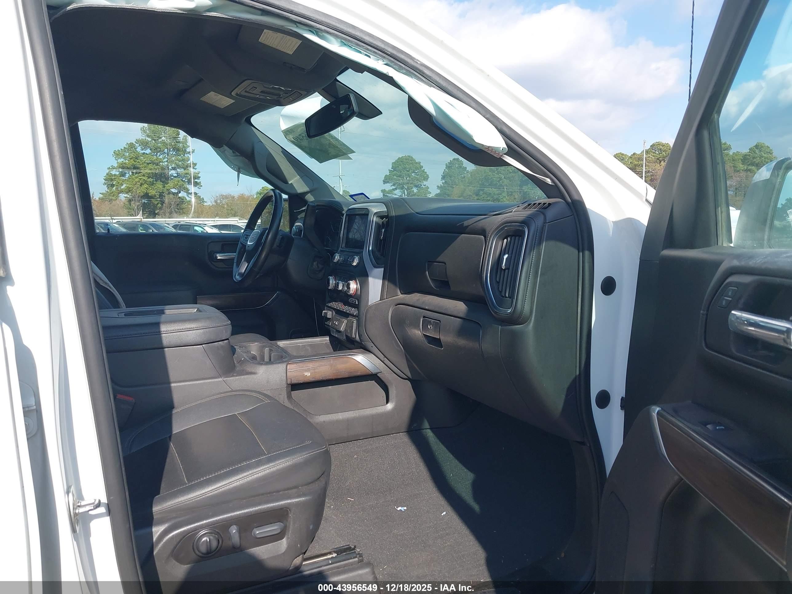 GMC SIERRA image 5