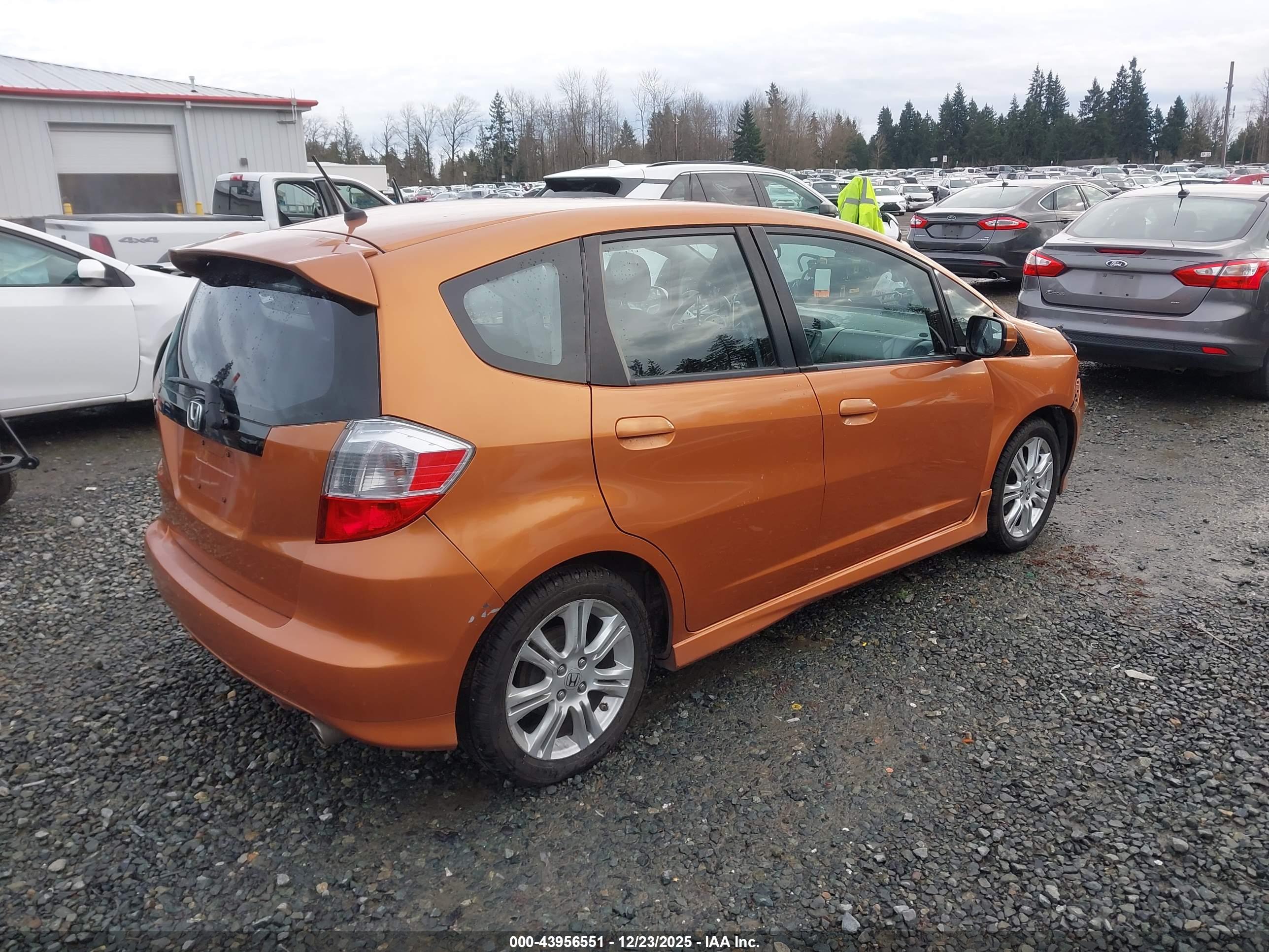 HONDA FIT image 4
